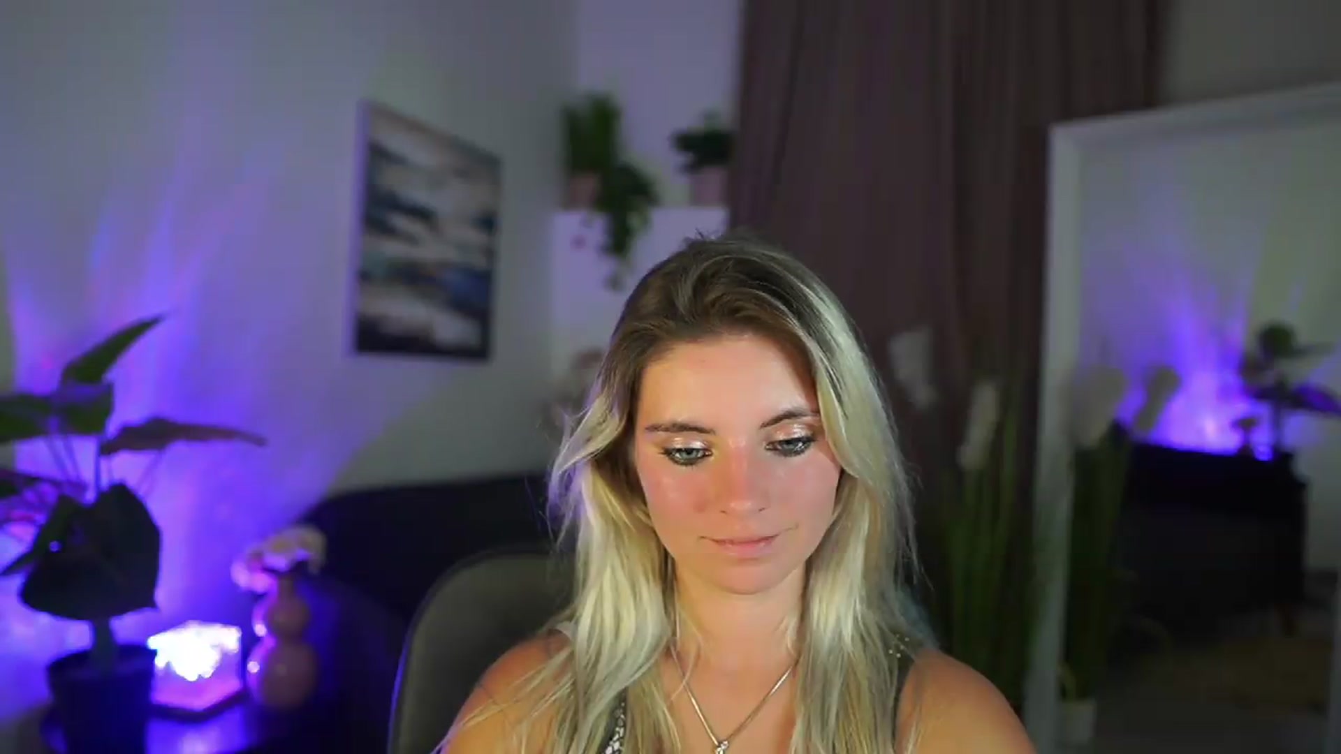 Gallery image thumbnail from Jetpearl74's myfreecams stream on, 09/06/2026, 19:43 image 13 of 20