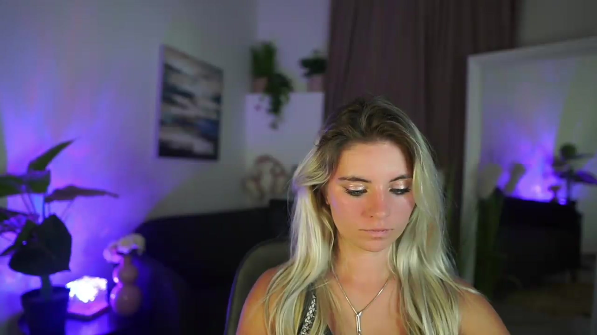 Gallery image thumbnail from Jetpearl74's myfreecams stream on, 09/06/2026, 19:43 image 8 of 20