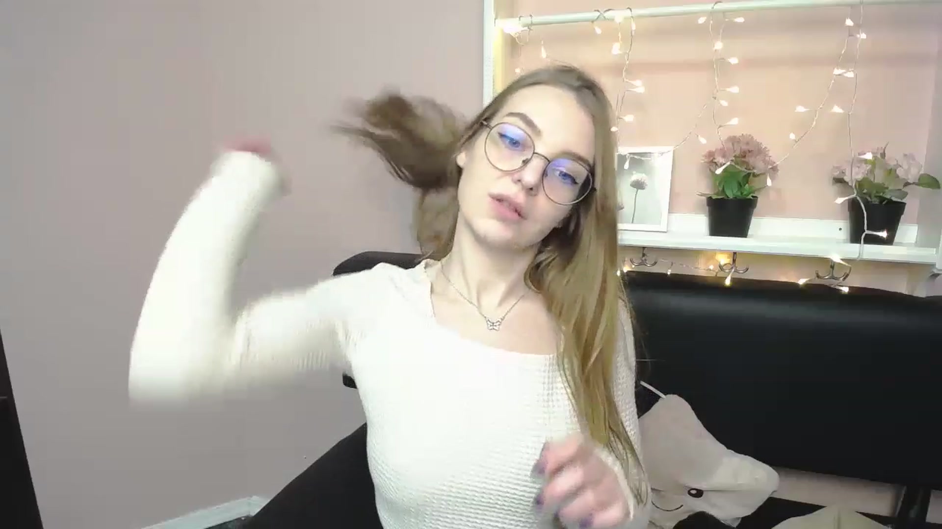 Gallery image thumbnail from JettySise's myfreecams stream on, 12/26/2022, 17:05 image 10 of 20