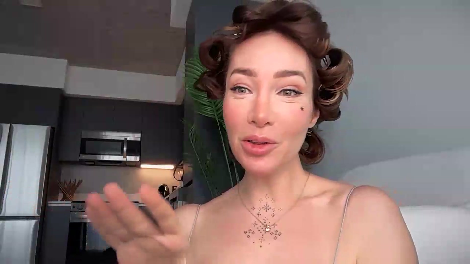 Gallery image thumbnail from Jevoryn's myfreecams stream on, 08/10/2026, 17:07 image 13 of 20