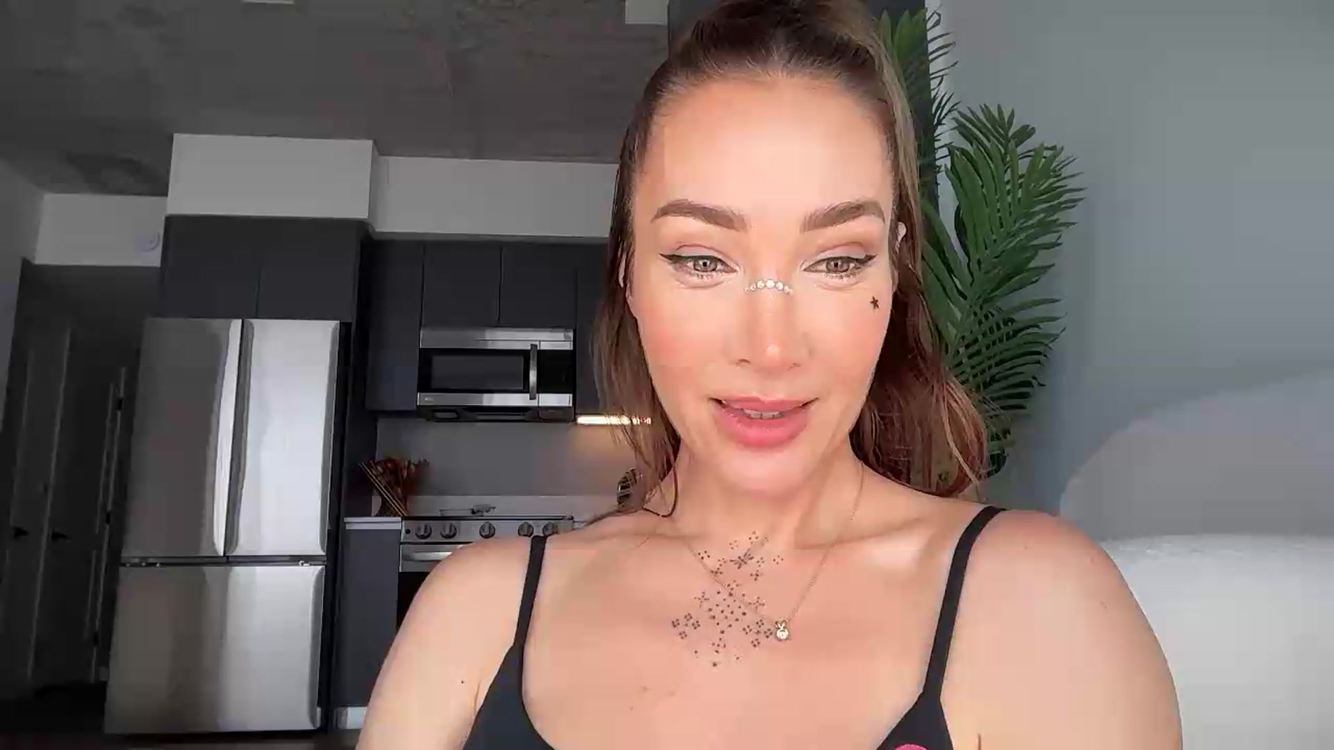 Gallery image thumbnail from Jevoryn's myfreecams stream on, 08/11/2026, 21:00 image 10 of 20