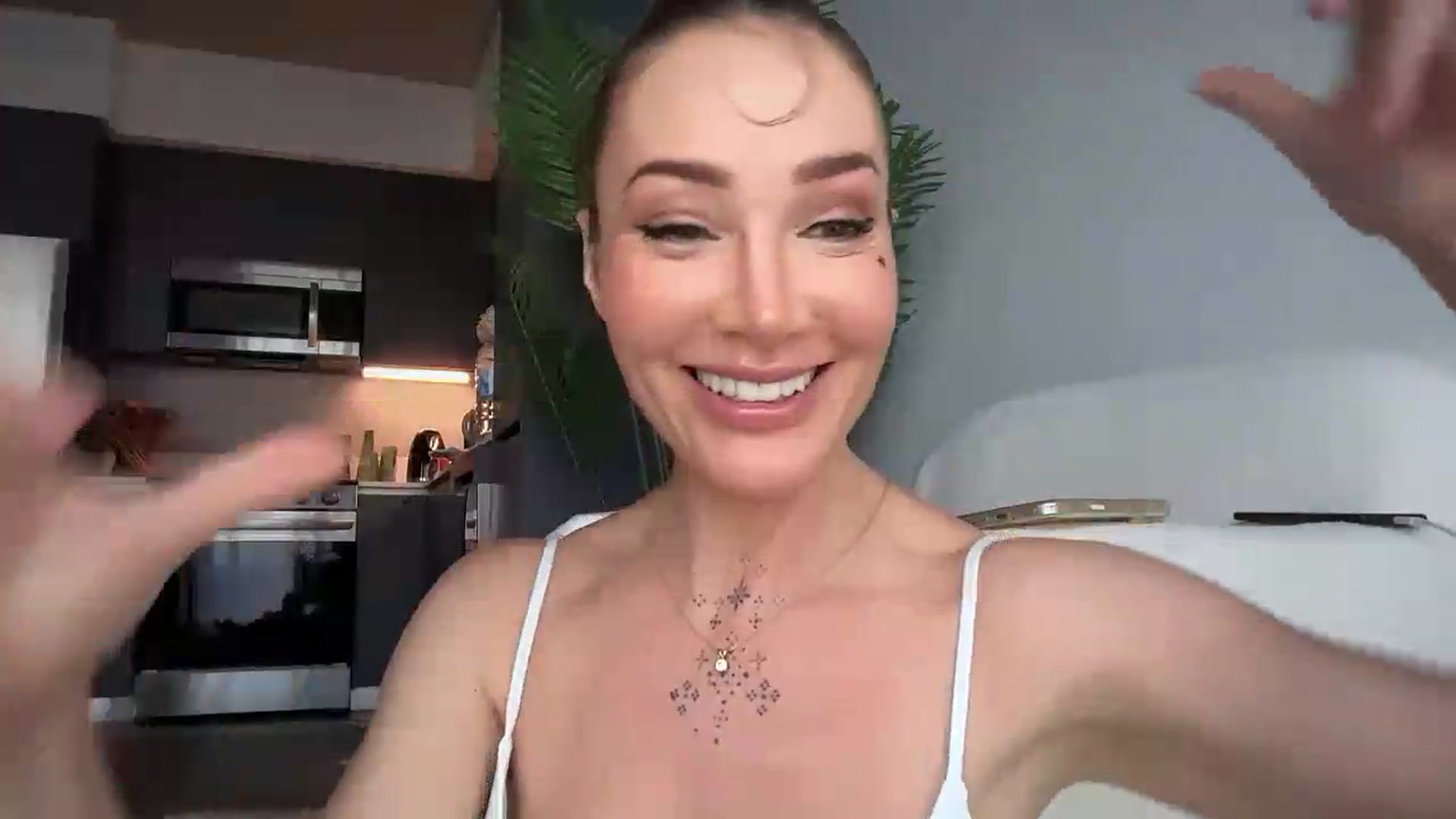 Gallery image thumbnail from Jevoryn's myfreecams stream on, 08/12/2026, 20:26 image 17 of 20