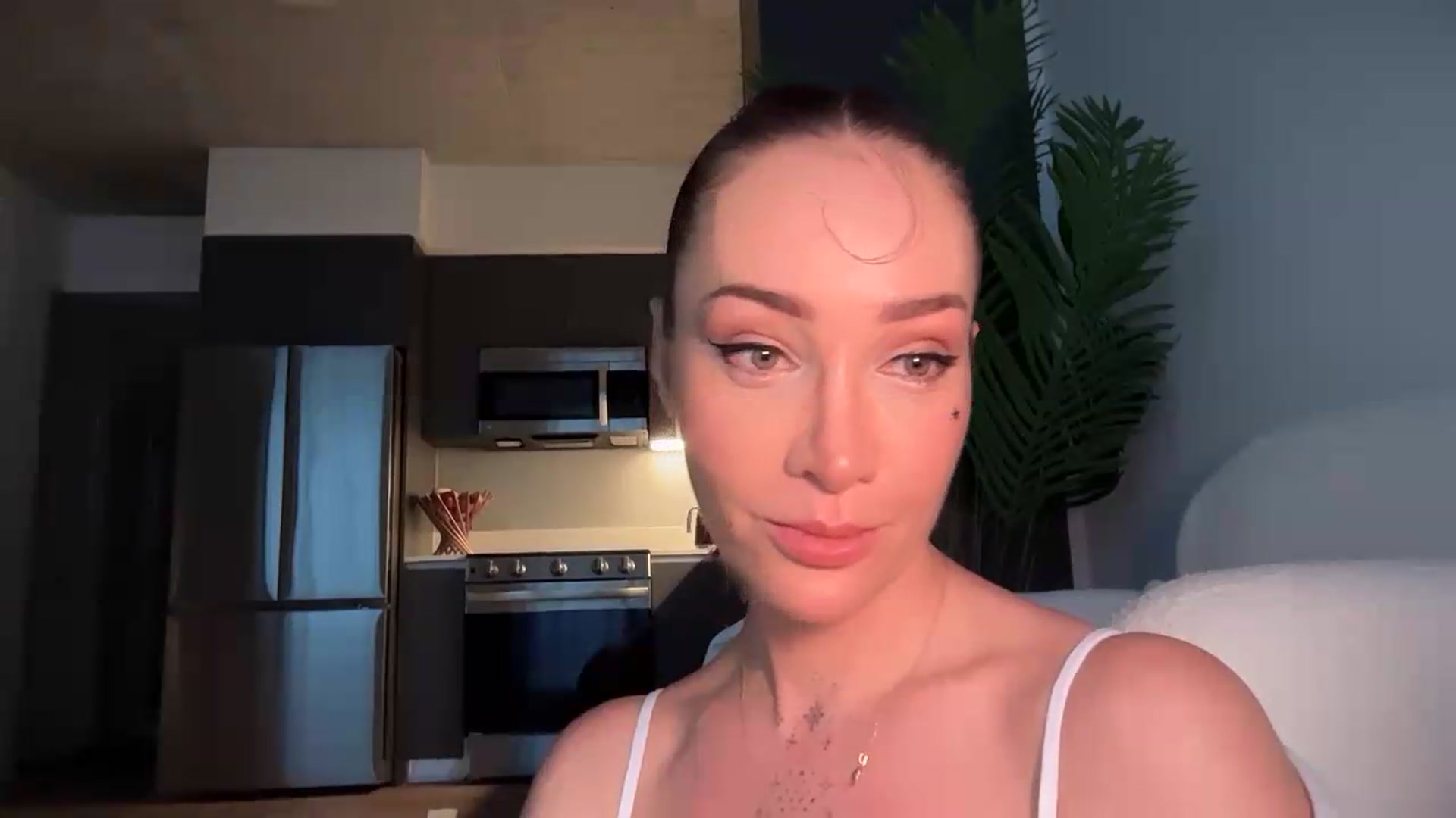 Gallery image thumbnail from Jevoryn's myfreecams stream on, 08/12/2026, 23:04 image 19 of 20