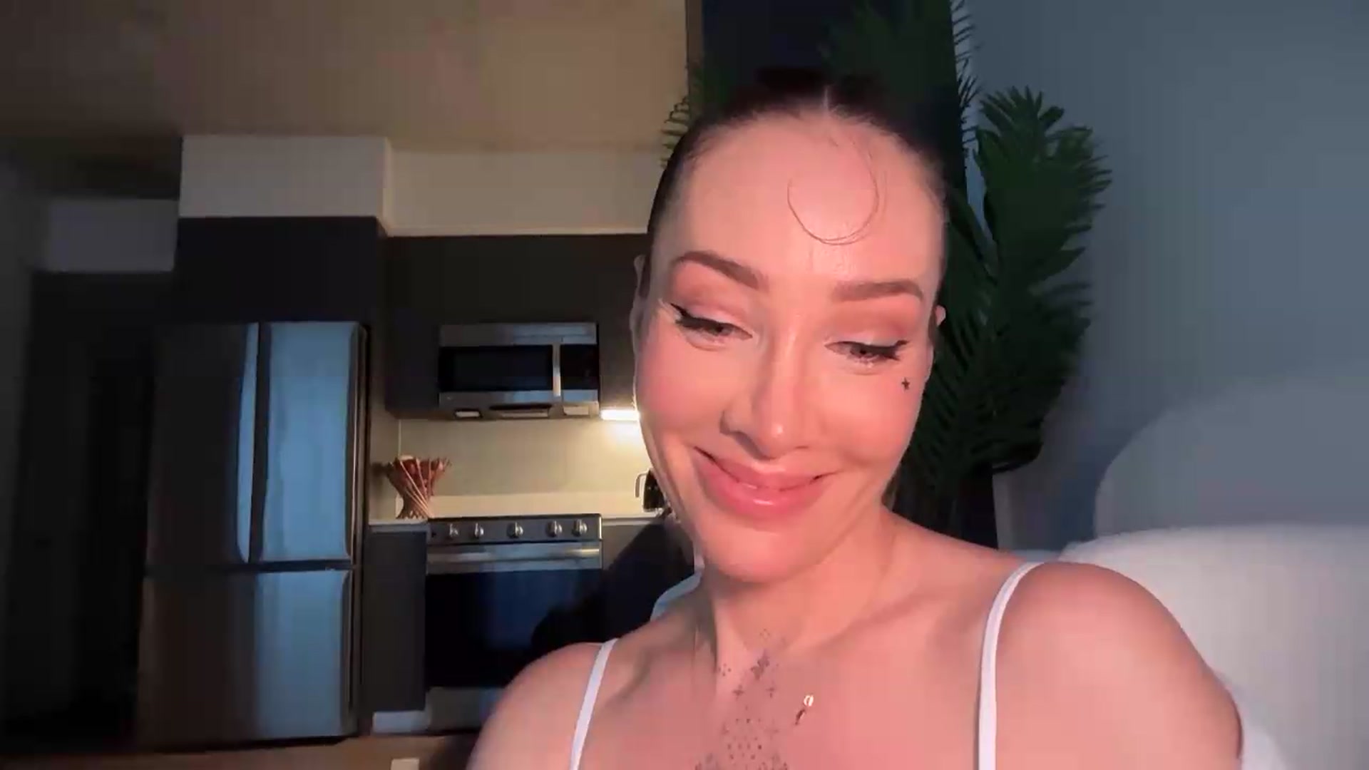 Gallery image thumbnail from Jevoryn's myfreecams stream on, 08/12/2026, 23:04 image 20 of 20