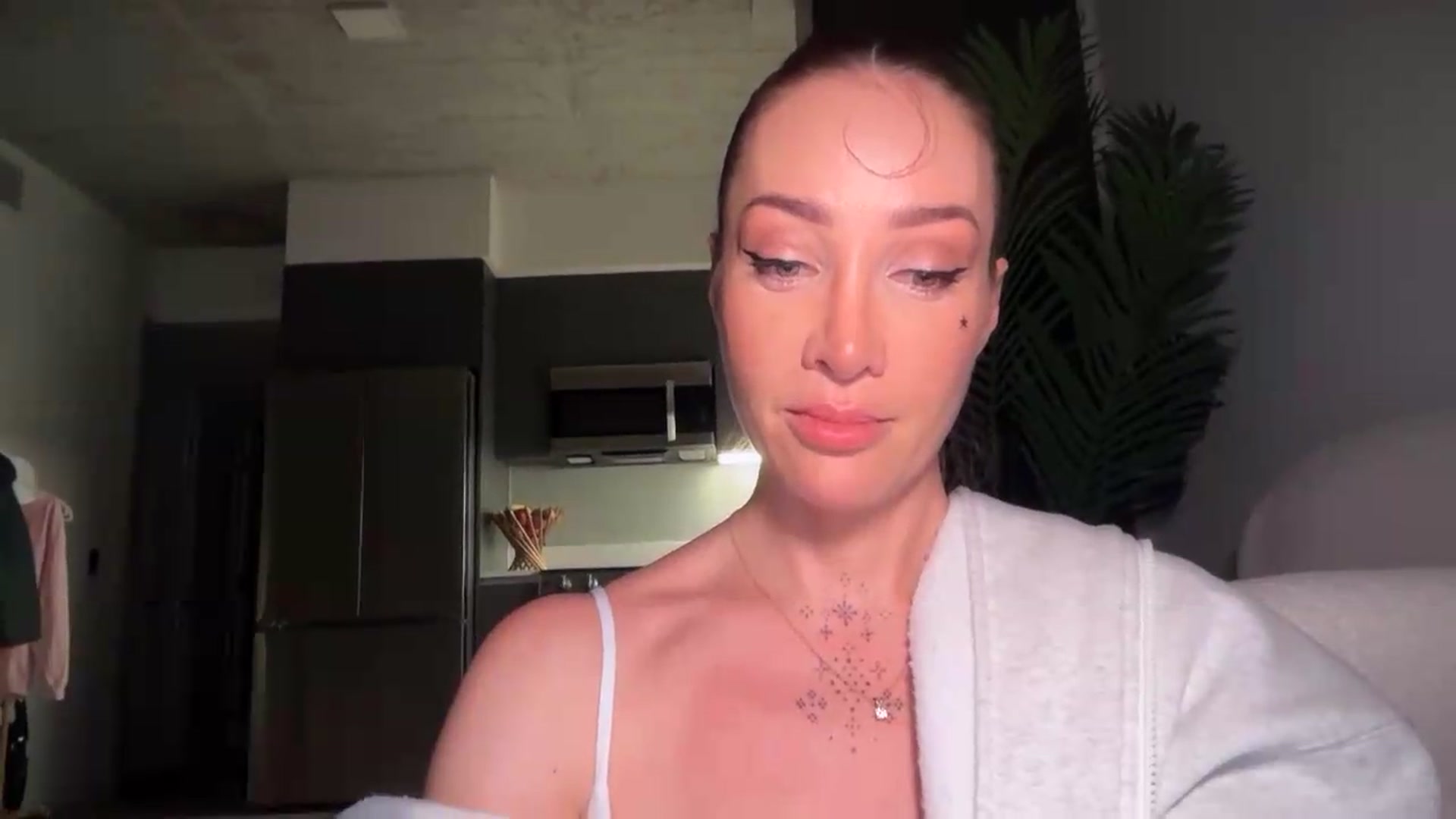 Gallery image thumbnail from Jevoryn's myfreecams stream on, 08/13/2026, 24:25 image 7 of 20