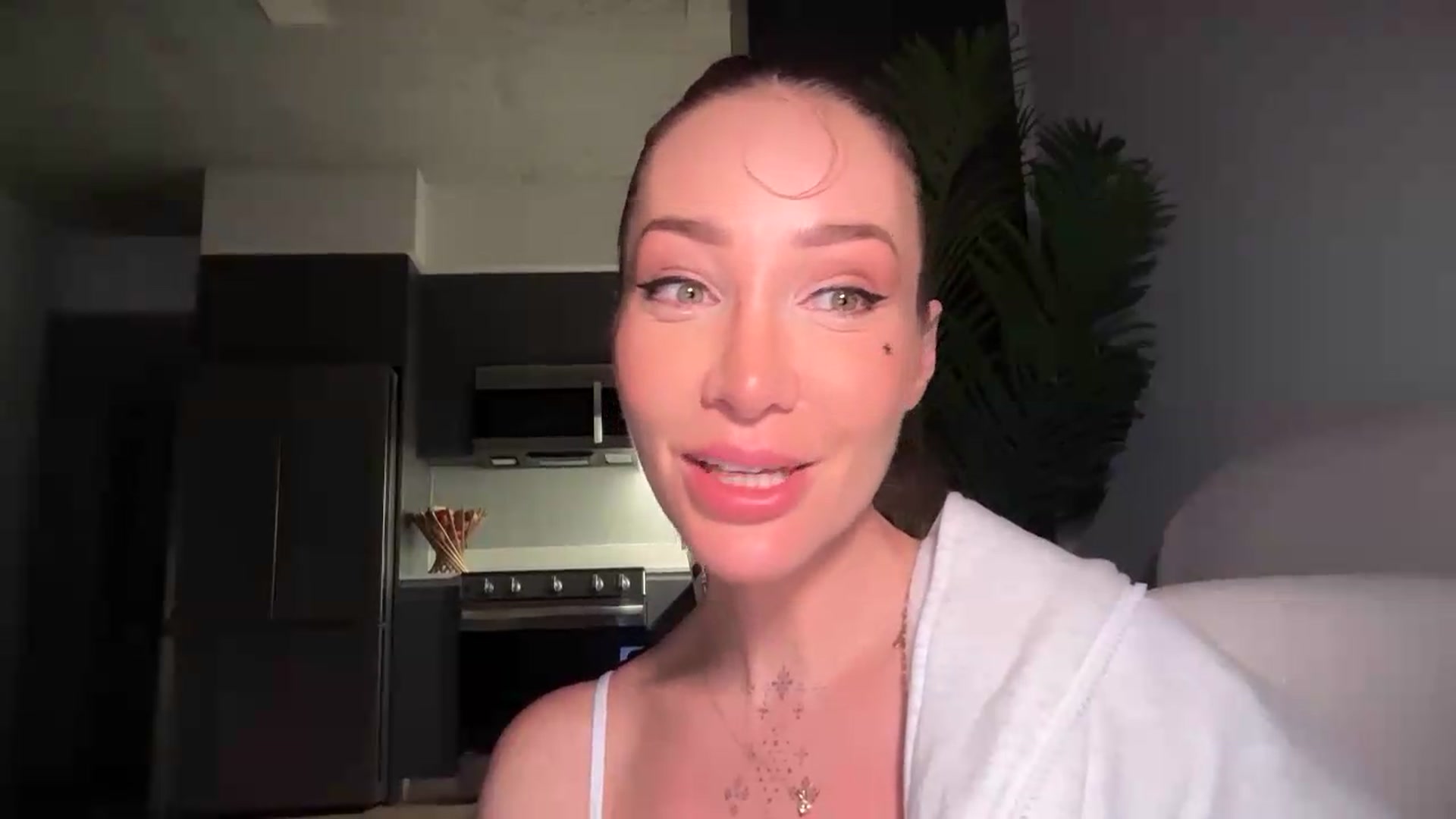 Gallery image thumbnail from Jevoryn's myfreecams stream on, 08/13/2026, 24:25 image 19 of 20