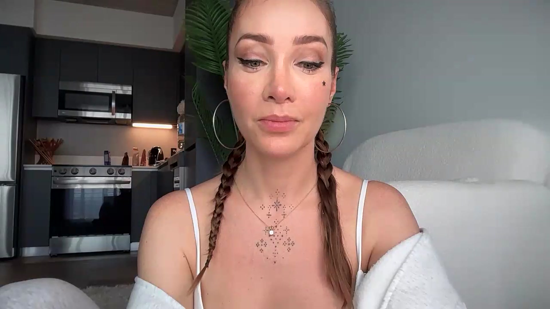 Gallery image thumbnail from Jevoryn's myfreecams stream on, 08/13/2026, 17:52 image 19 of 20