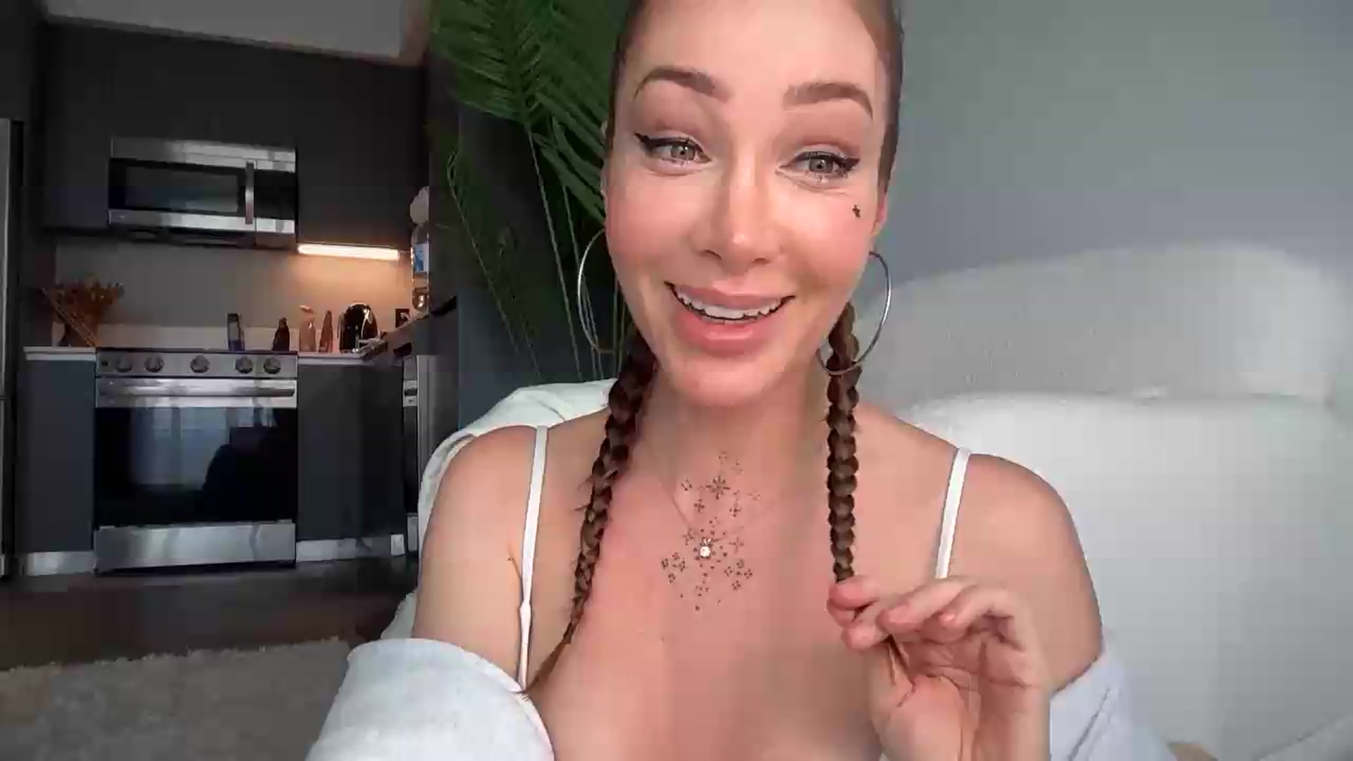 Gallery image thumbnail from Jevoryn's myfreecams stream on, 08/13/2026, 17:52 image 15 of 20