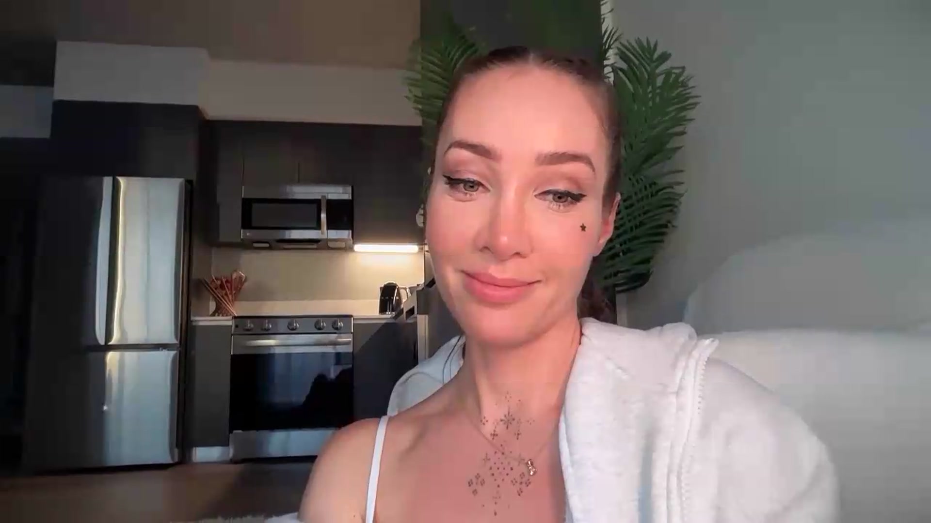 Gallery image thumbnail from Jevoryn's myfreecams stream on, 08/13/2026, 23:41 image 16 of 20
