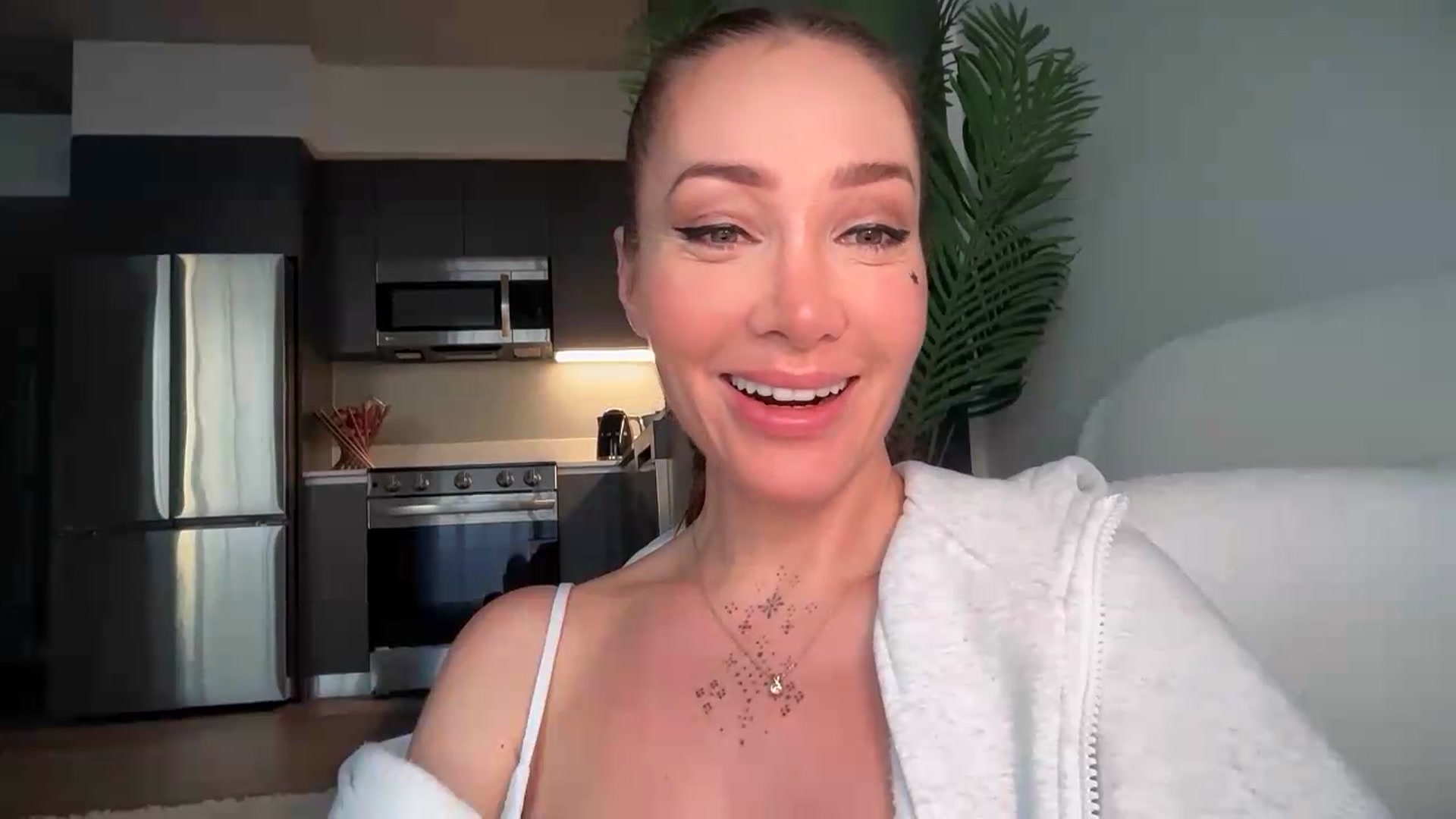 Gallery image thumbnail from Jevoryn's myfreecams stream on, 08/13/2026, 23:41 image 6 of 20