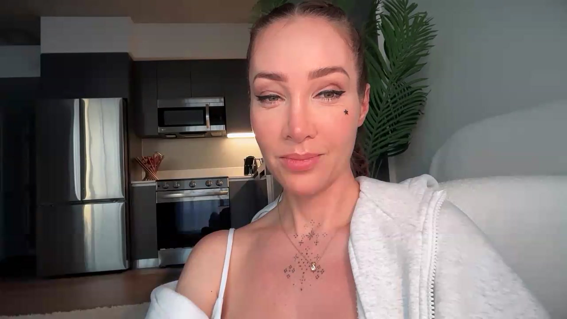 Gallery image thumbnail from Jevoryn's myfreecams stream on, 08/13/2026, 23:41 image 7 of 20