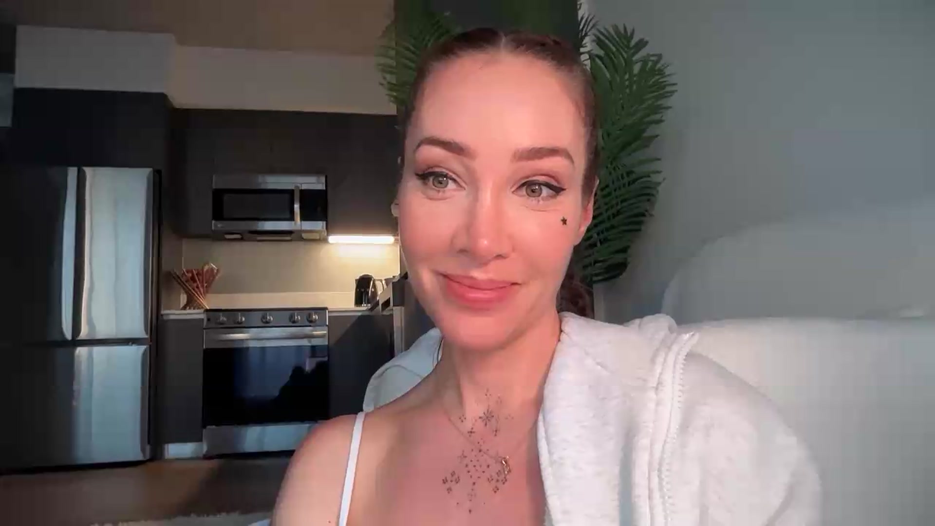 Gallery image thumbnail from Jevoryn's myfreecams stream on, 08/13/2026, 23:41 image 19 of 20