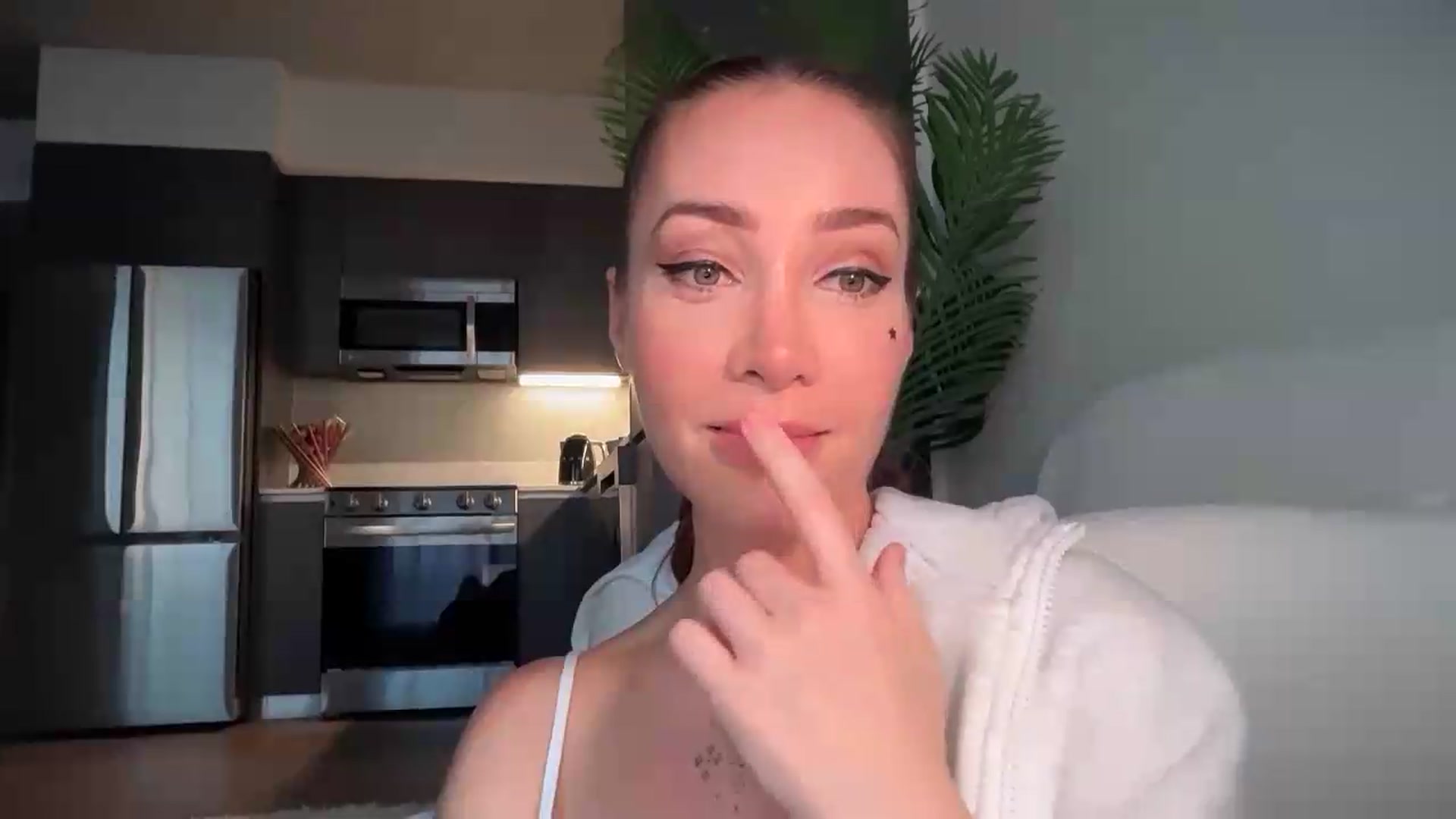 Gallery image thumbnail from Jevoryn's myfreecams stream on, 08/13/2026, 23:41 image 20 of 20