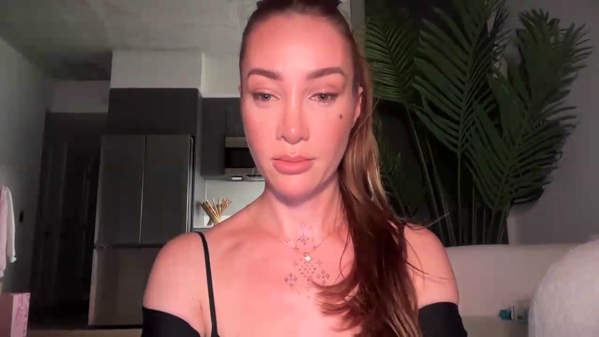 Gallery image thumbnail from Jevoryn's myfreecams stream on, 08/18/2026, 24:46 image 19 of 20