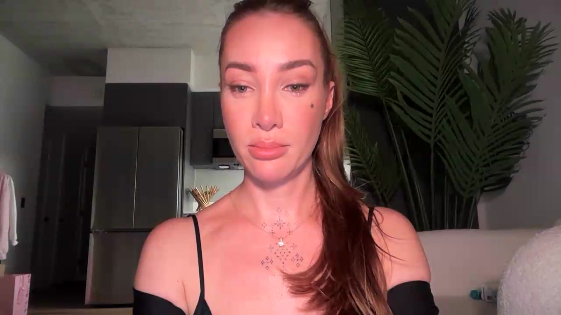 Gallery image thumbnail from Jevoryn's myfreecams stream on, 08/18/2026, 24:46 image 16 of 20