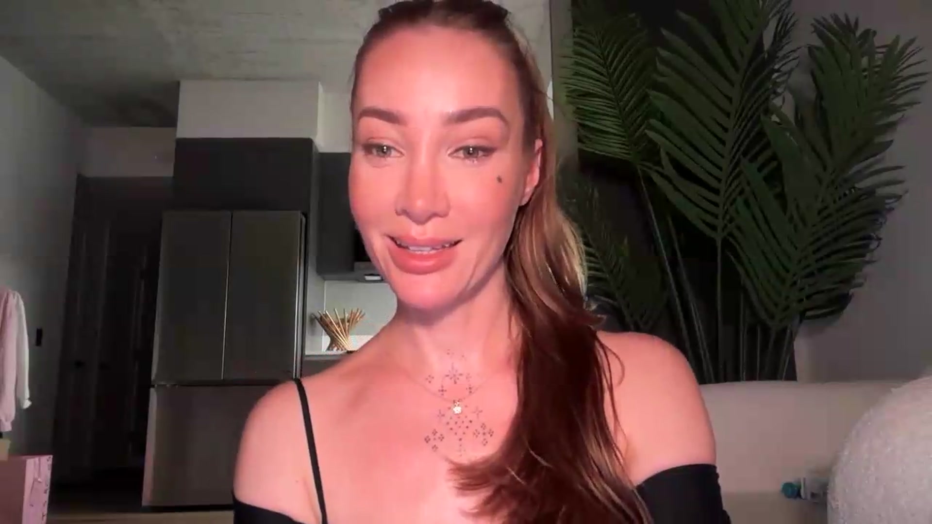 Gallery image thumbnail from Jevoryn's myfreecams stream on, 08/18/2026, 24:46 image 15 of 20