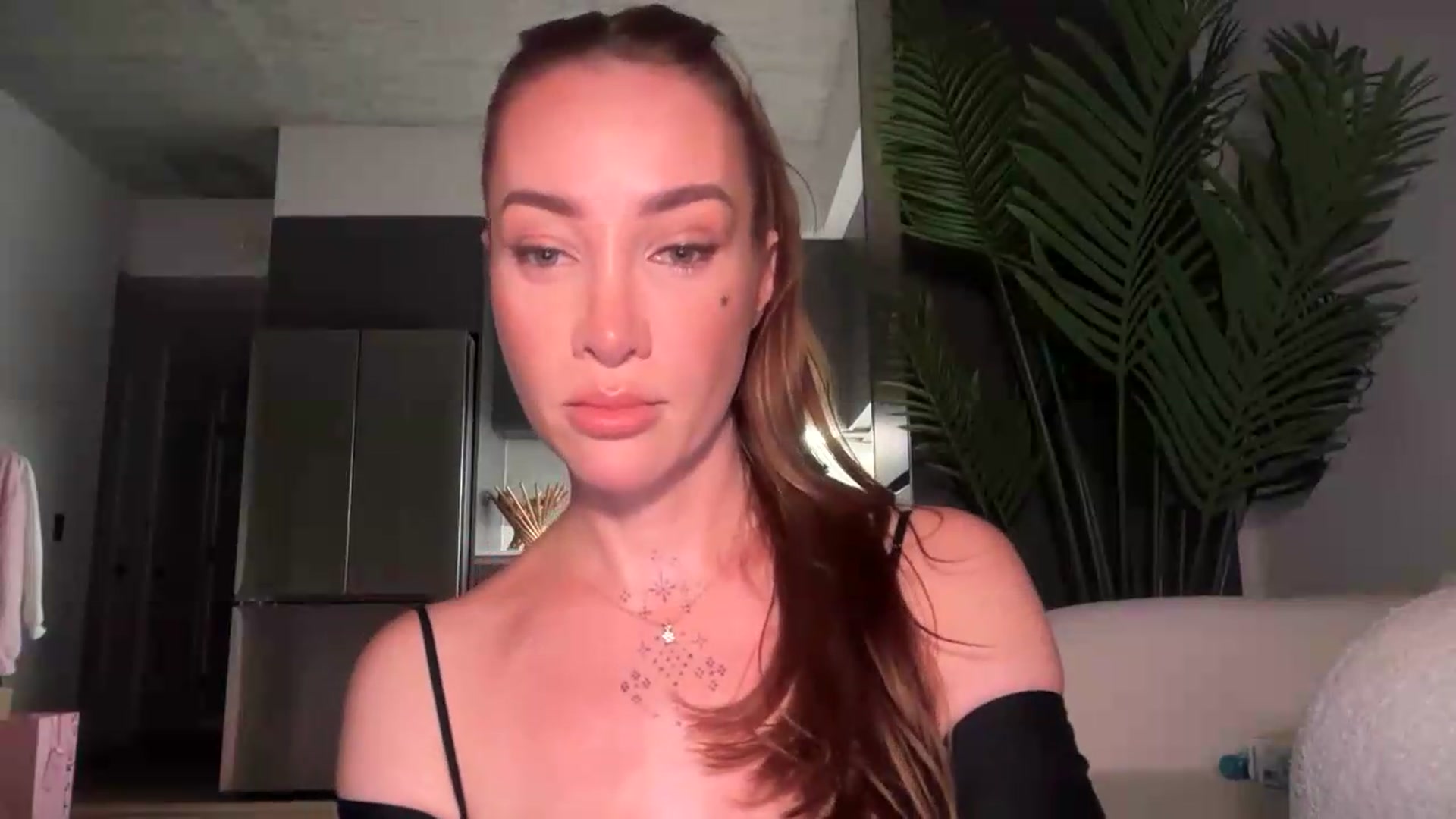 Gallery image thumbnail from Jevoryn's myfreecams stream on, 08/18/2026, 24:46 image 17 of 20