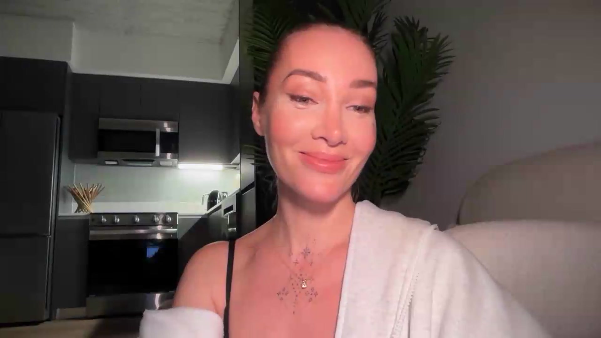 Gallery image thumbnail from Jevoryn's myfreecams stream on, 08/19/2026, 01:42 image 9 of 20