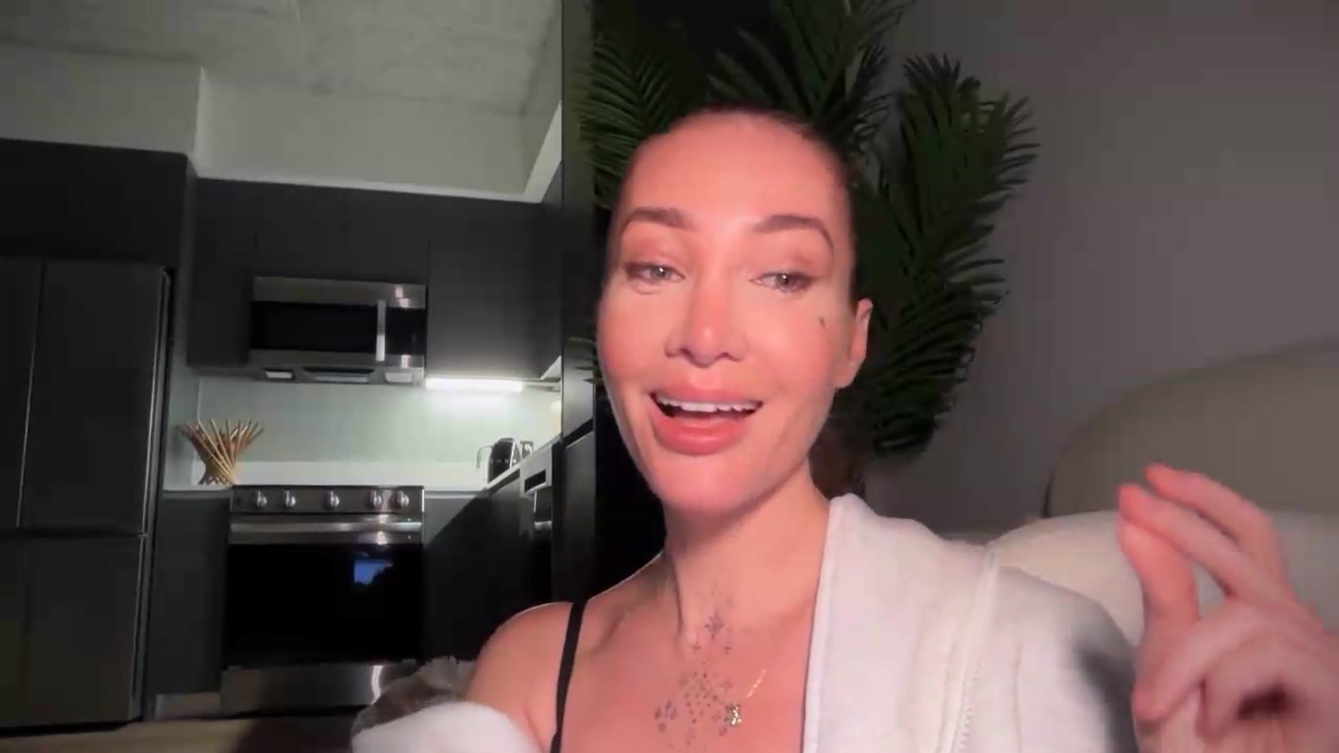 Gallery image thumbnail from Jevoryn's myfreecams stream on, 08/19/2026, 01:42 image 13 of 20