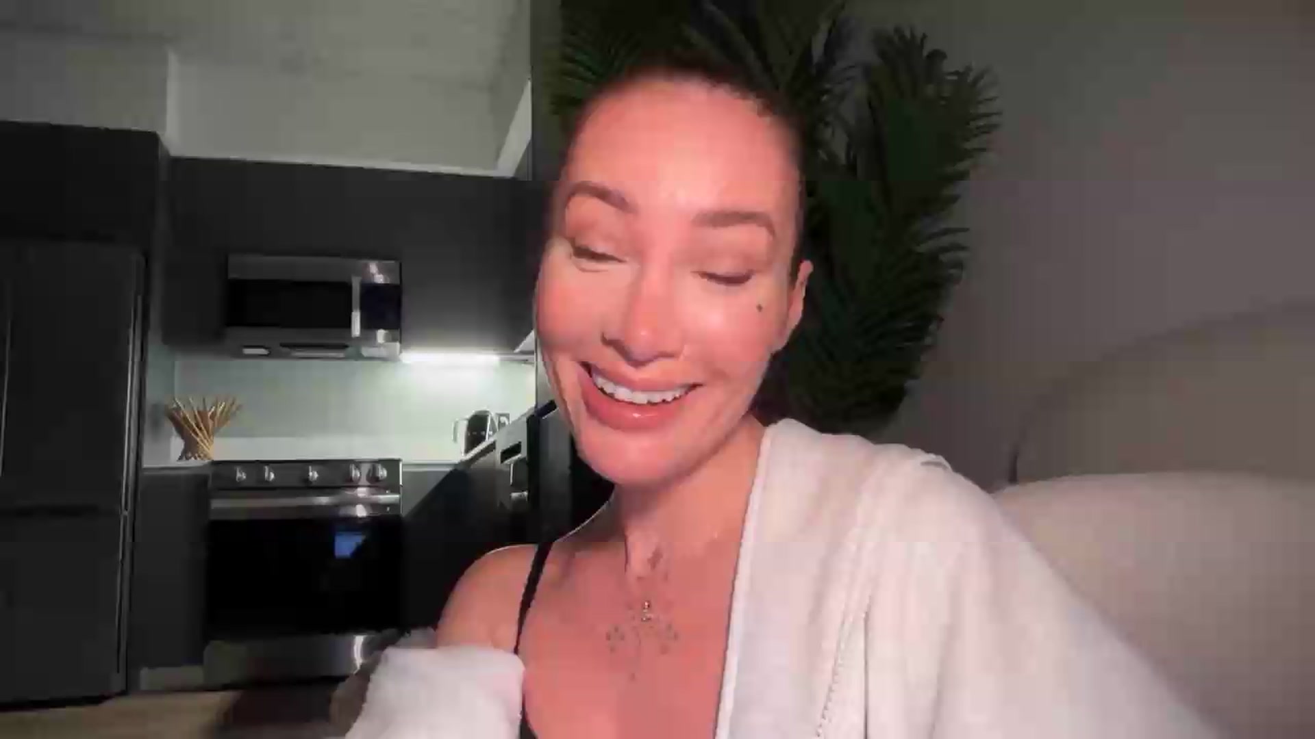 Gallery image thumbnail from Jevoryn's myfreecams stream on, 08/19/2026, 01:42 image 10 of 20