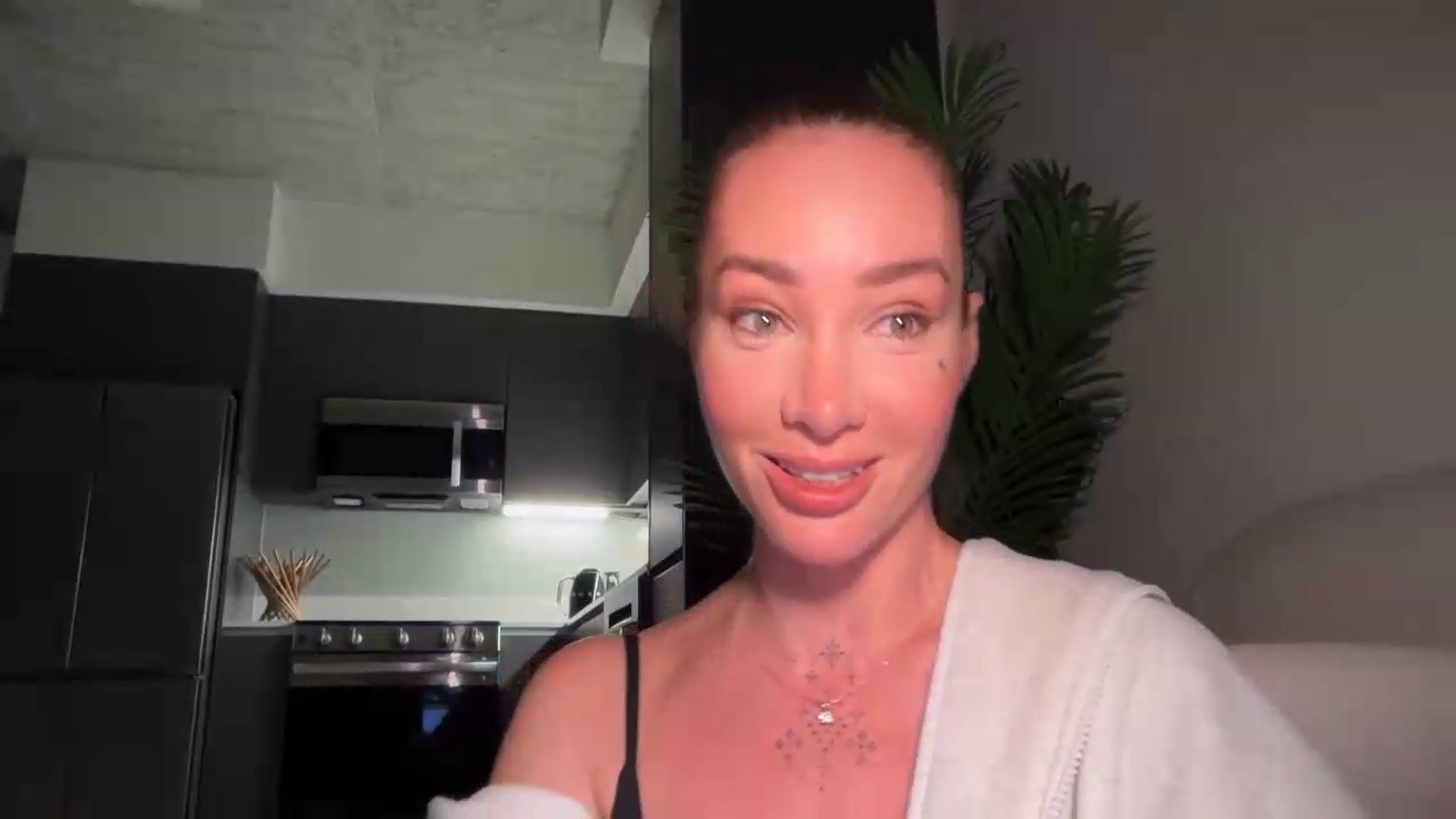 Gallery image thumbnail from Jevoryn's myfreecams stream on, 08/19/2026, 01:42 image 7 of 20