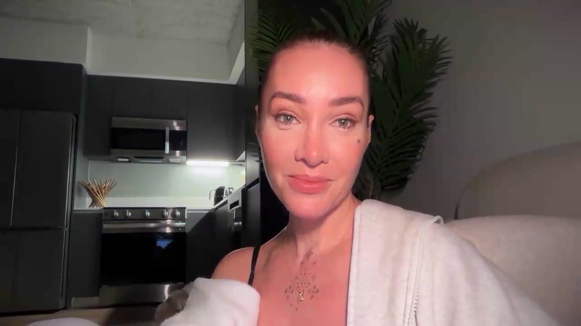 Gallery image thumbnail from Jevoryn's myfreecams stream on, 08/19/2026, 01:42 image 15 of 20