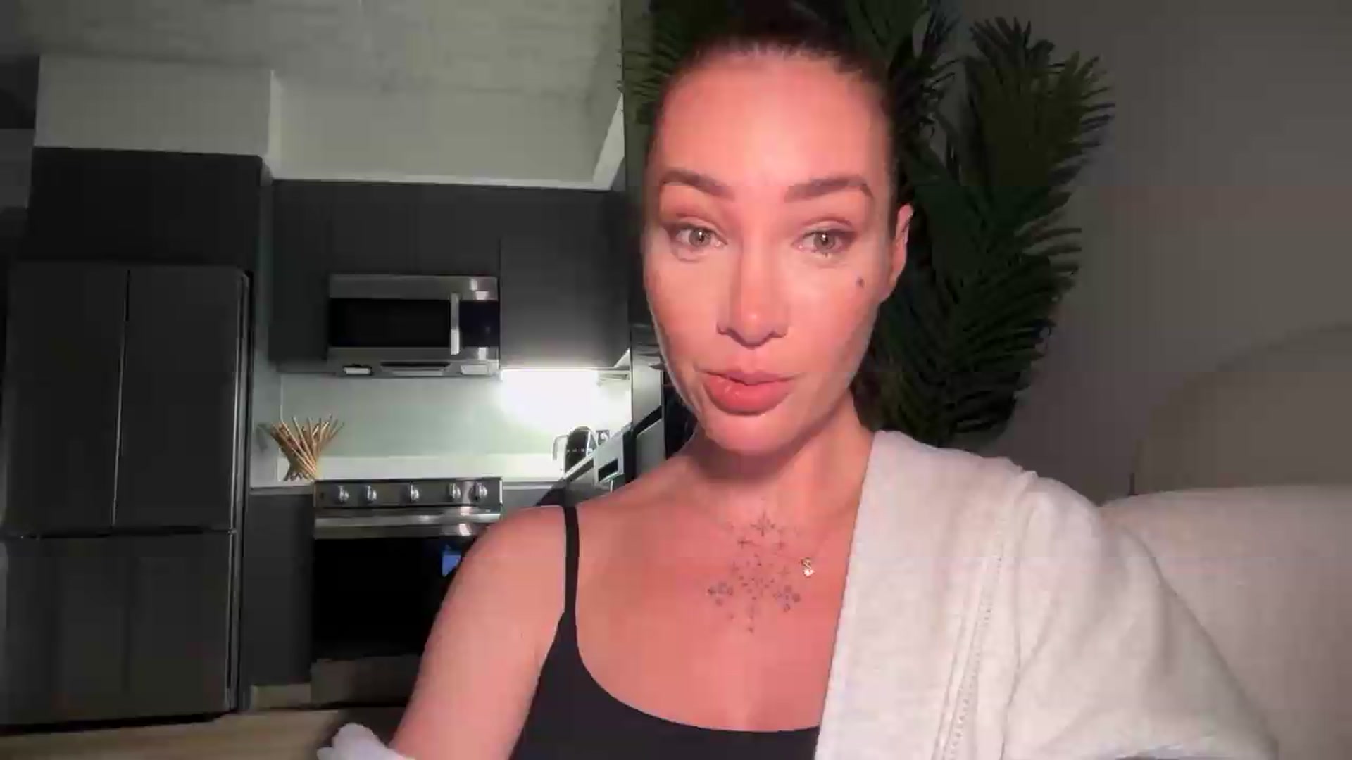 Gallery image thumbnail from Jevoryn's myfreecams stream on, 08/19/2026, 02:05 image 1 of 20