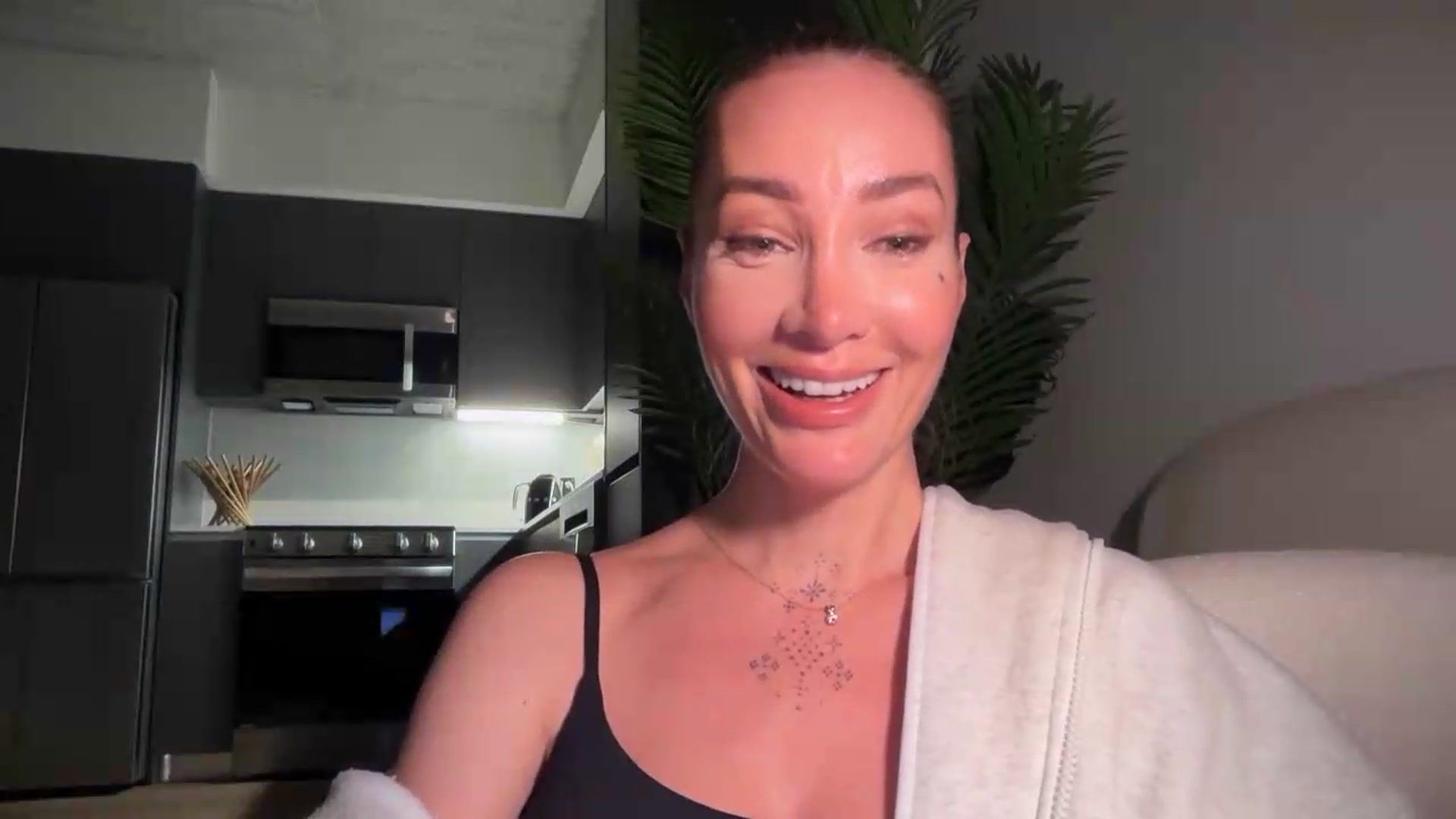 Gallery image thumbnail from Jevoryn's myfreecams stream on, 08/19/2026, 02:05 image 10 of 20