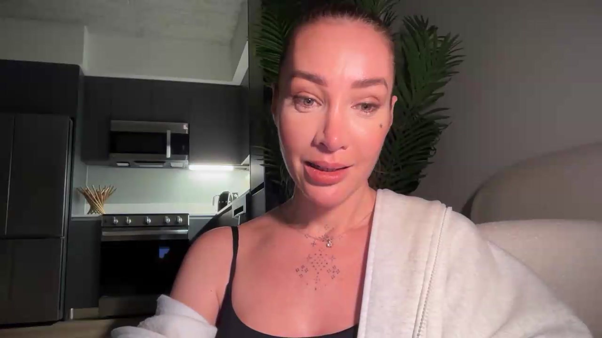 Gallery image thumbnail from Jevoryn's myfreecams stream on, 08/19/2026, 02:05 image 17 of 20