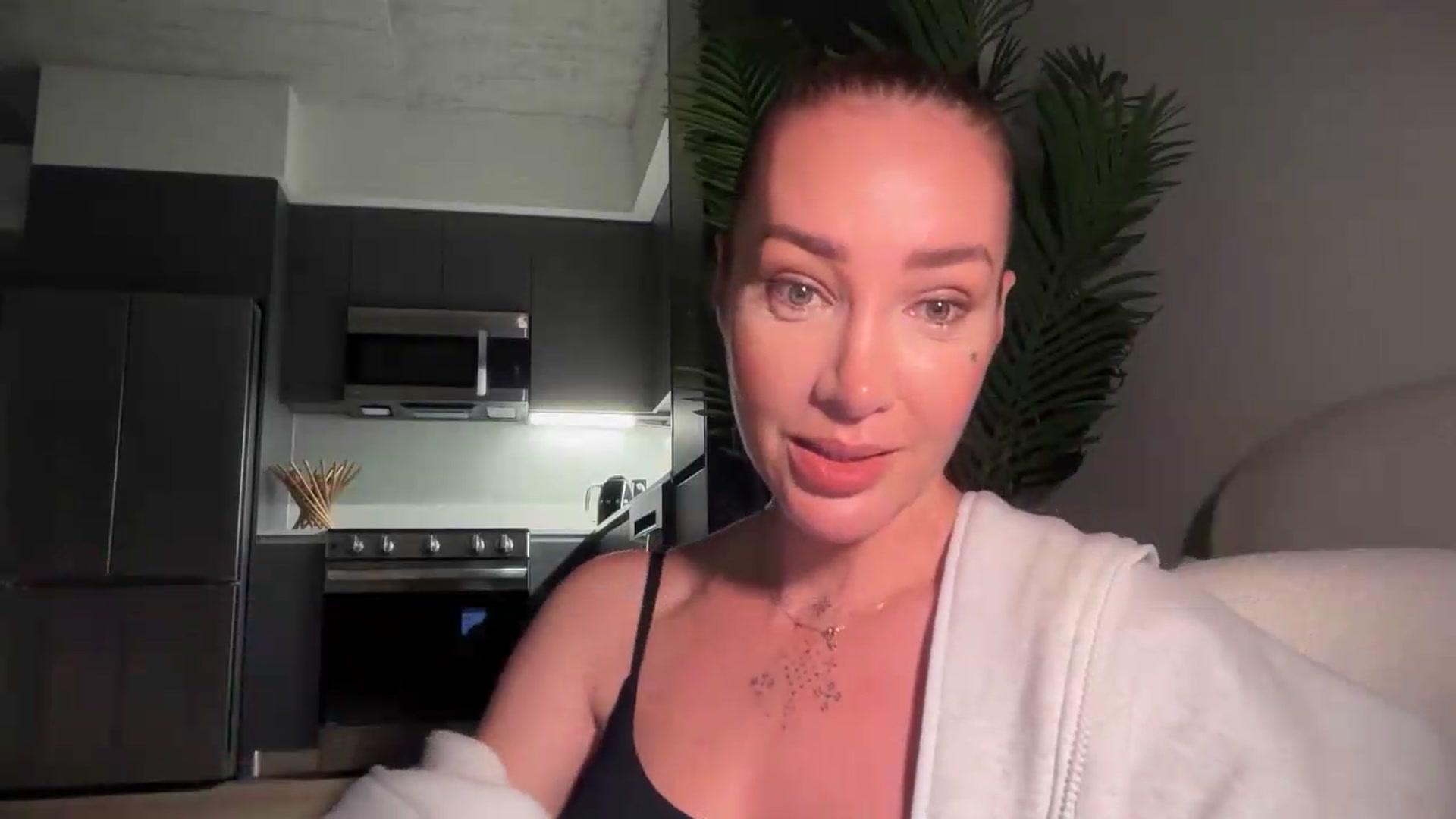 Gallery image thumbnail from Jevoryn's myfreecams stream on, 08/19/2026, 02:05 image 4 of 20