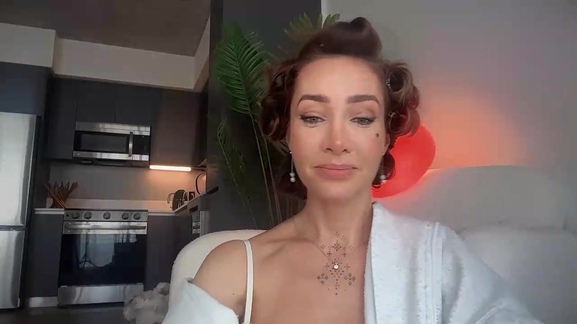 Gallery image thumbnail from Jevoryn's myfreecams stream on, 08/24/2026, 19:17 image 14 of 20