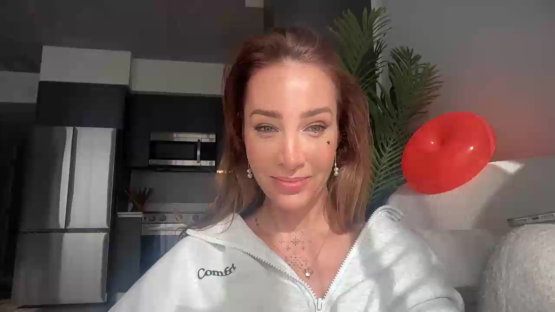 Gallery image thumbnail from Jevoryn's myfreecams stream on, 08/24/2026, 22:13 image 1 of 20