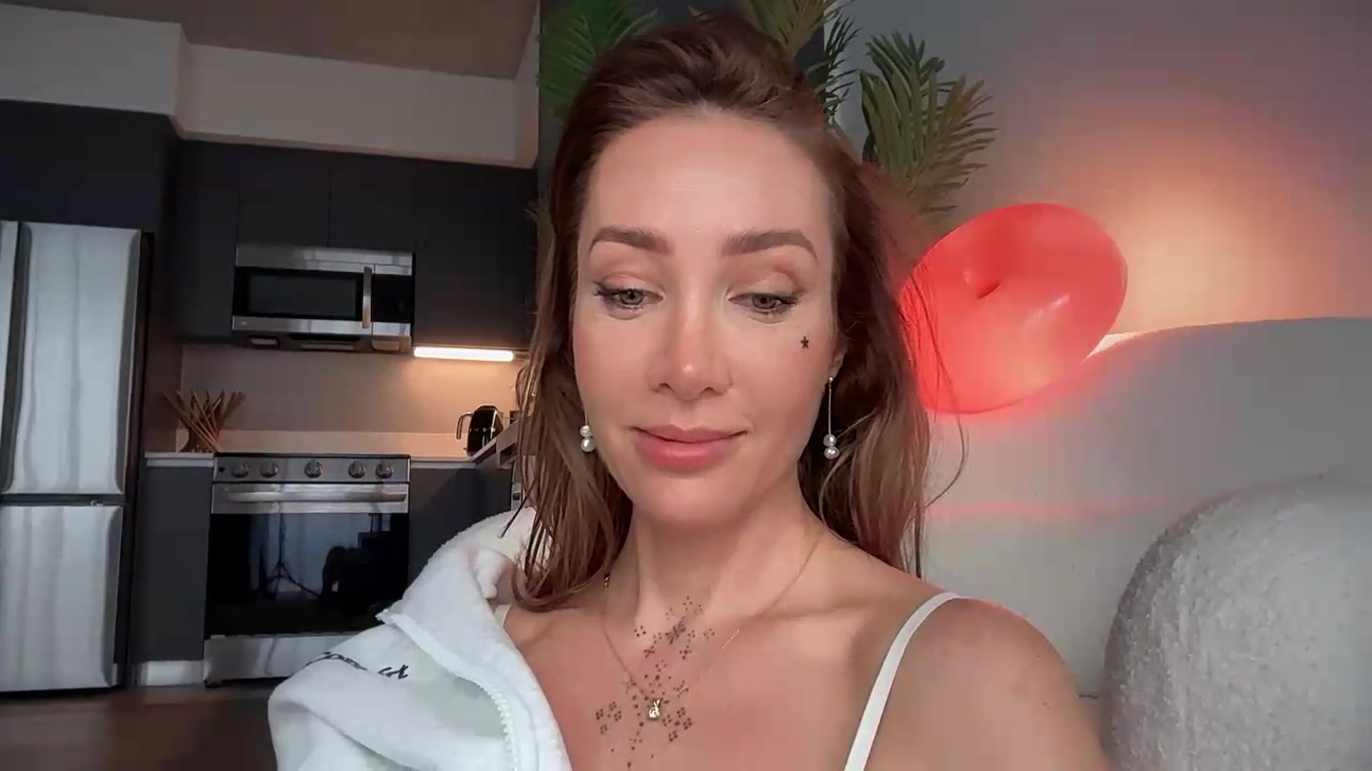 Gallery image thumbnail from Jevoryn's myfreecams stream on, 08/24/2026, 22:44 image 9 of 20