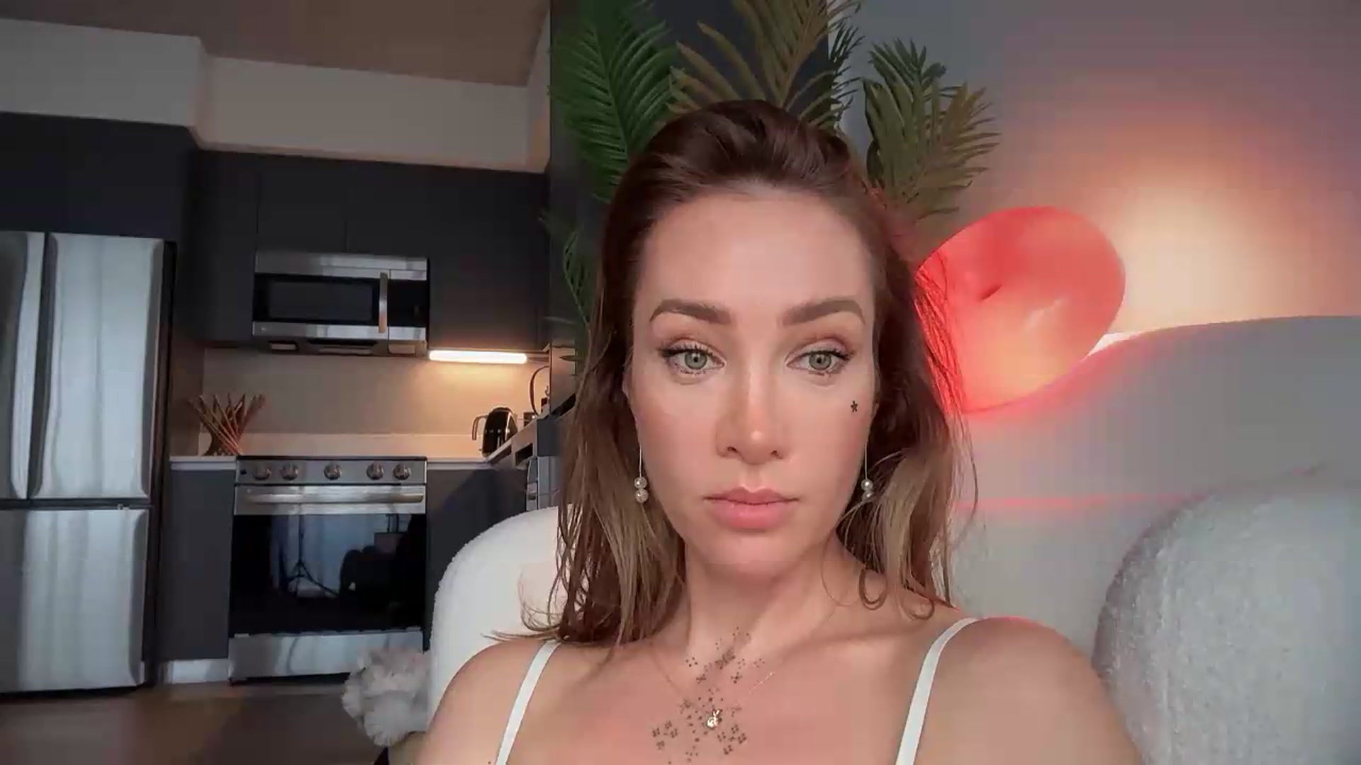 Gallery image thumbnail from Jevoryn's myfreecams stream on, 08/24/2026, 22:44 image 18 of 20