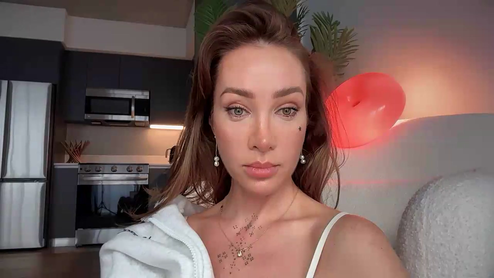 Gallery image thumbnail from Jevoryn's myfreecams stream on, 08/24/2026, 22:44 image 6 of 20
