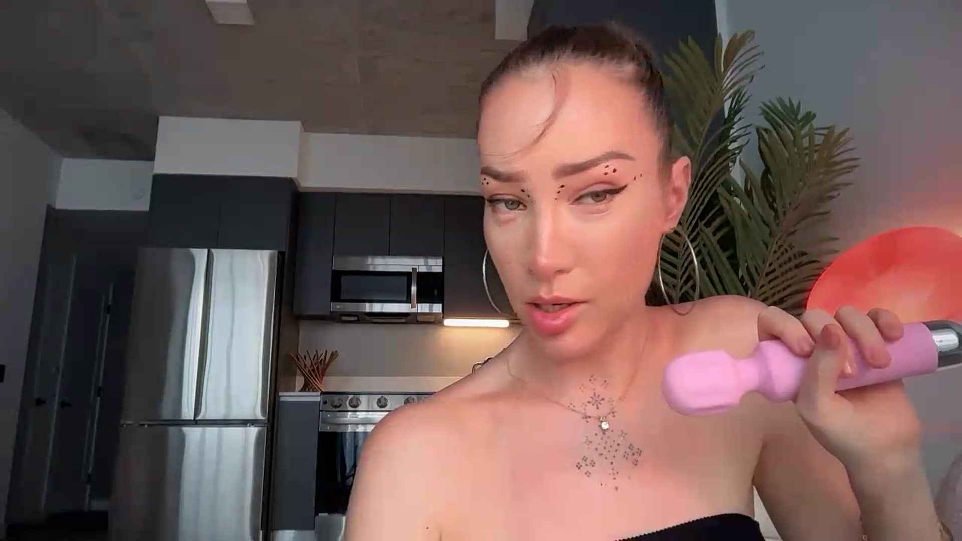 Gallery image thumbnail from Jevoryn's myfreecams stream on, 08/25/2026, 22:39 image 9 of 20