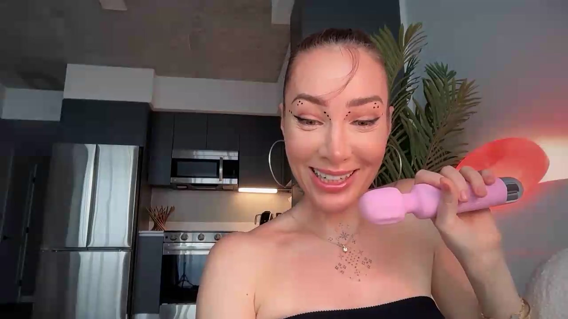 Gallery image thumbnail from Jevoryn's myfreecams stream on, 08/25/2026, 22:39 image 15 of 20