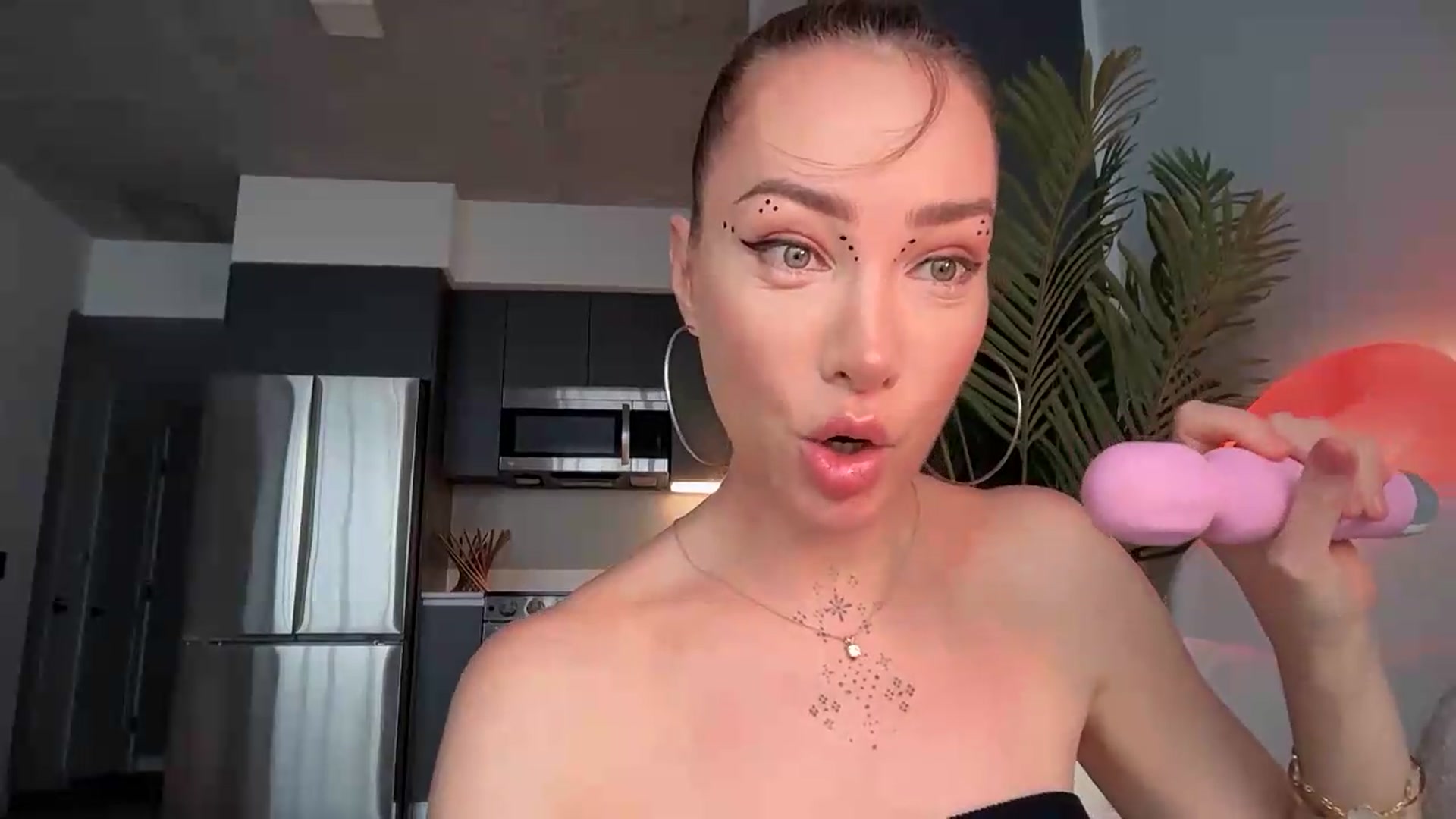 Gallery image thumbnail from Jevoryn's myfreecams stream on, 08/25/2026, 22:39 image 10 of 20