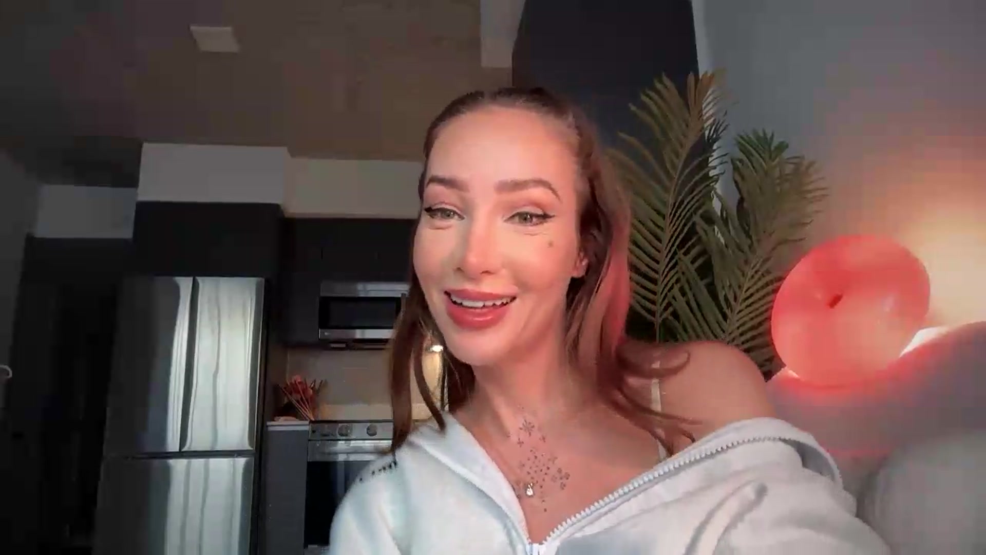 Gallery image thumbnail from Jevoryn's myfreecams stream on, 08/28/2026, 23:49 image 4 of 20