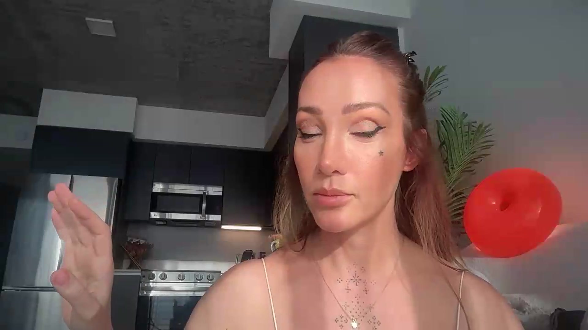 Gallery image thumbnail from Jevoryn's myfreecams stream on, 09/01/2026, 22:46 image 18 of 20