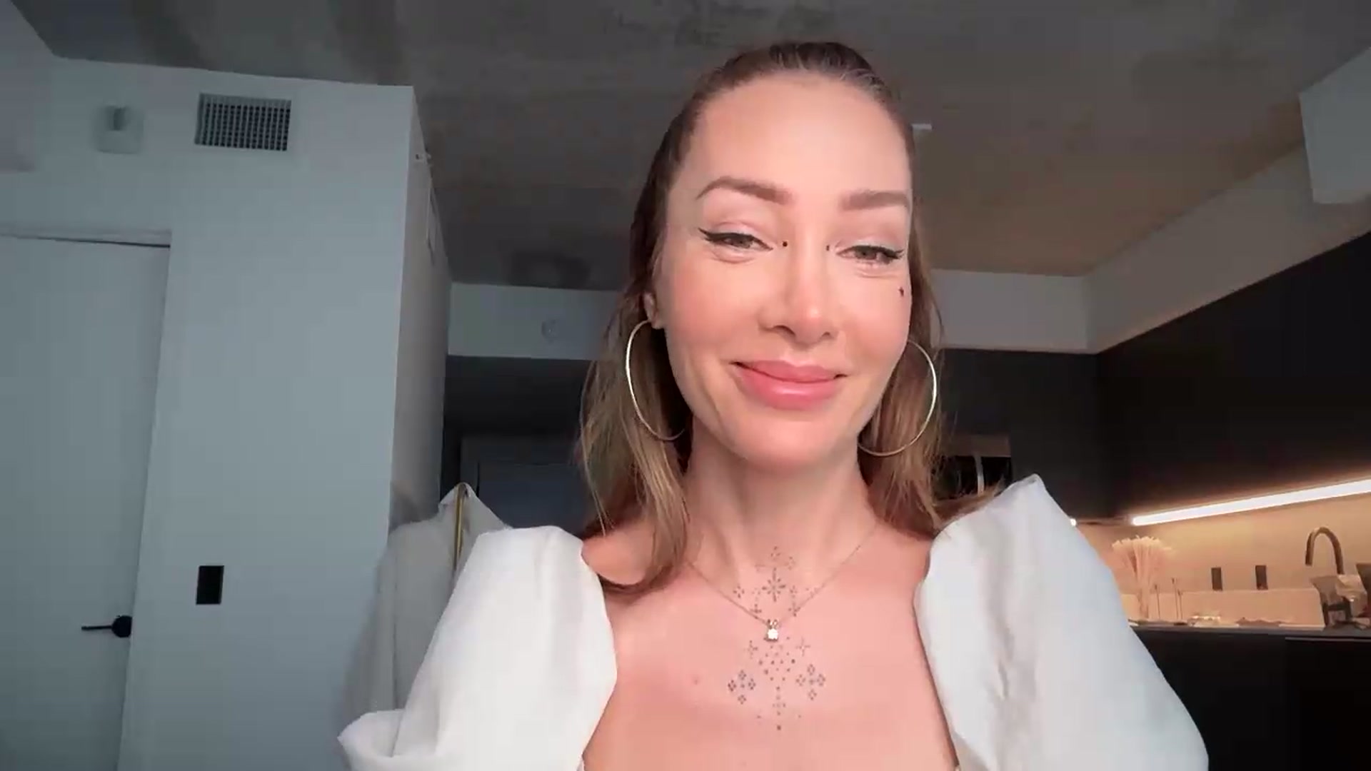 Gallery image thumbnail from Jevoryn's myfreecams stream on, 09/03/2026, 20:07 image 8 of 20