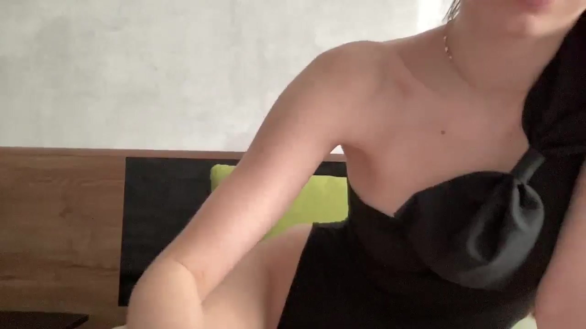 Gallery image thumbnail from JewelHughes's myfreecams stream on, 11/17/2025, 11:24 image 9 of 20