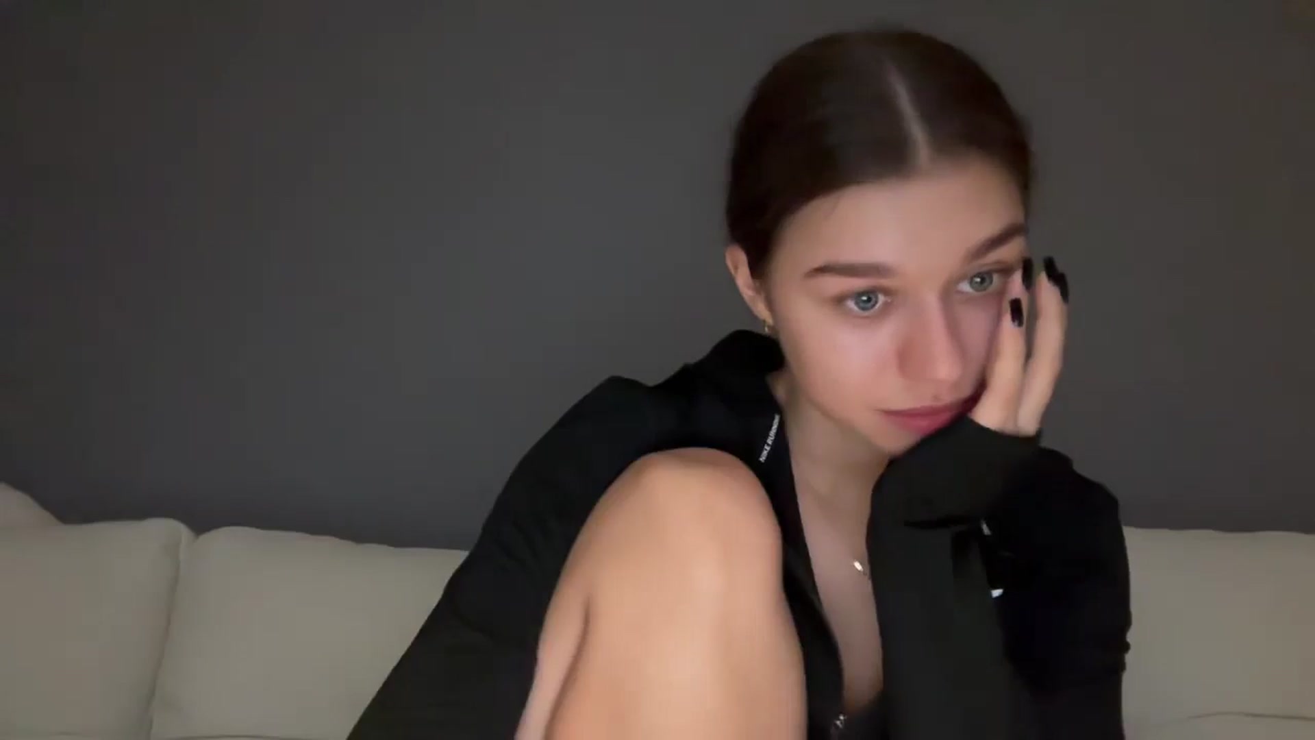Gallery image thumbnail from JewelReigns's myfreecams stream on, 10/19/2025, 15:18 image 12 of 20