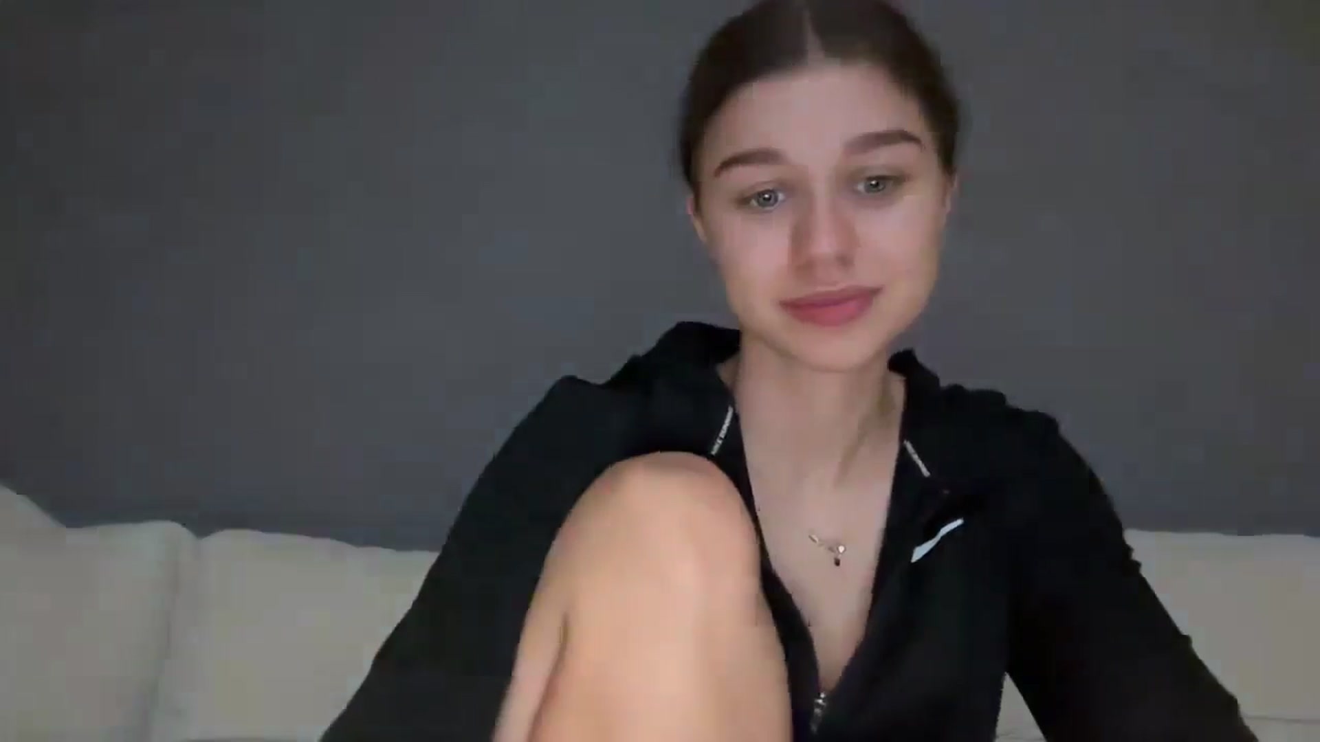 Gallery image thumbnail from JewelReigns's myfreecams stream on, 10/19/2025, 15:18 image 11 of 20