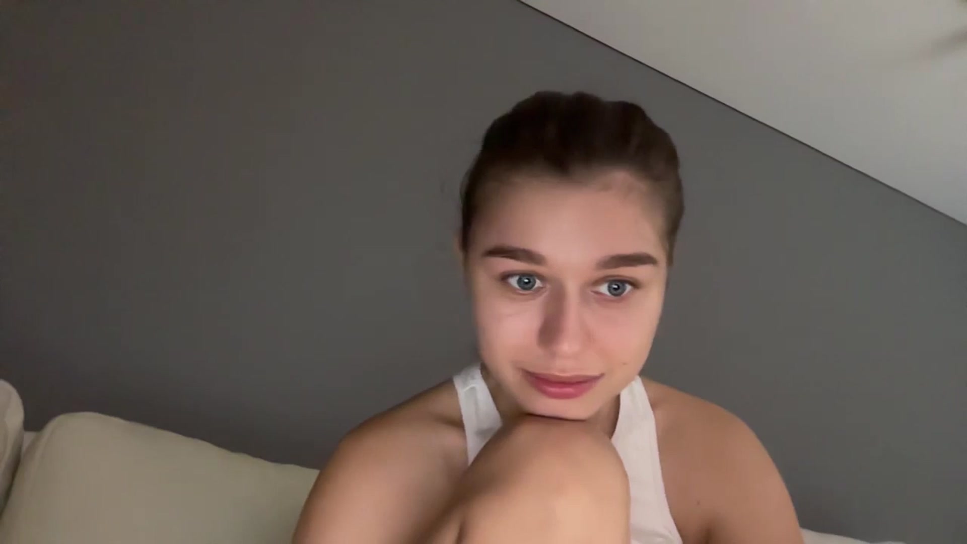 Gallery image thumbnail from JewelReigns's myfreecams stream on, 10/24/2025, 19:46 image 13 of 20