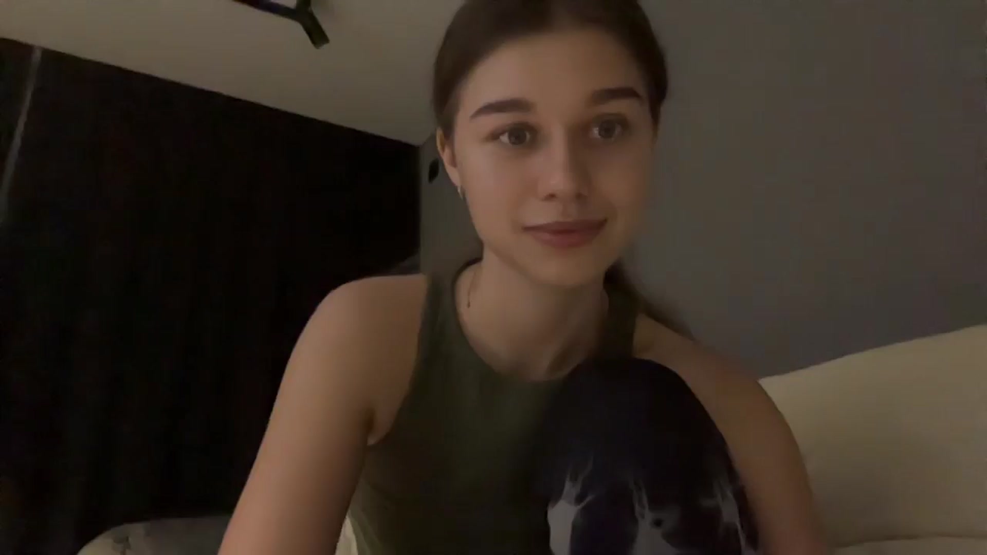 Gallery image thumbnail from JewelReigns's myfreecams stream on, 10/26/2025, 20:10 image 15 of 20