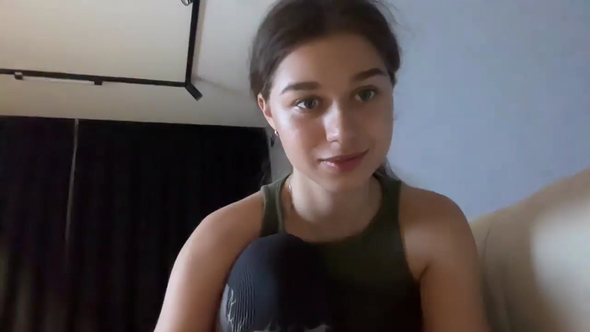 Gallery image thumbnail from JewelReigns's myfreecams stream on, 10/26/2025, 21:55 image 8 of 20