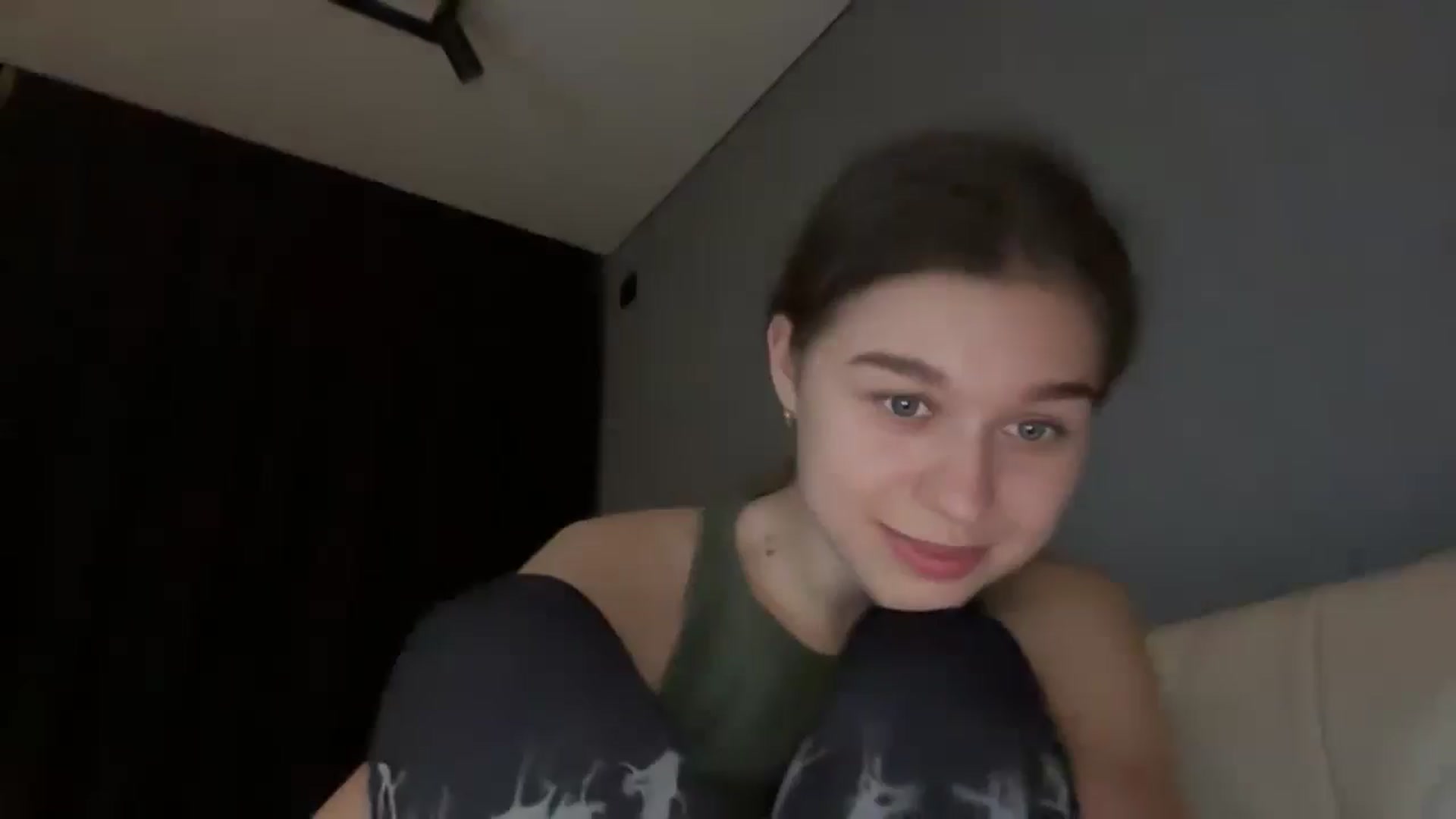 Gallery image thumbnail from JewelReigns's myfreecams stream on, 10/26/2025, 21:55 image 1 of 20