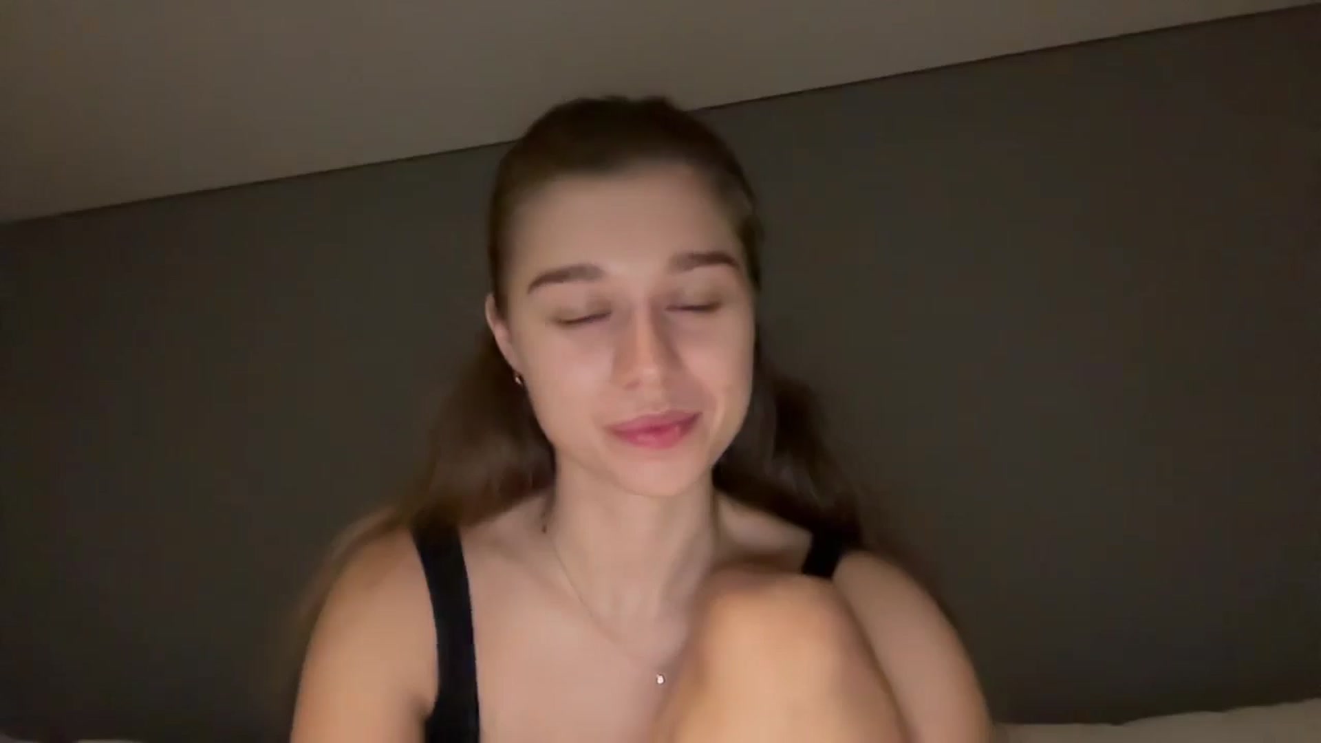 Gallery image thumbnail from JewelReigns's myfreecams stream on, 10/28/2025, 18:38 image 9 of 20