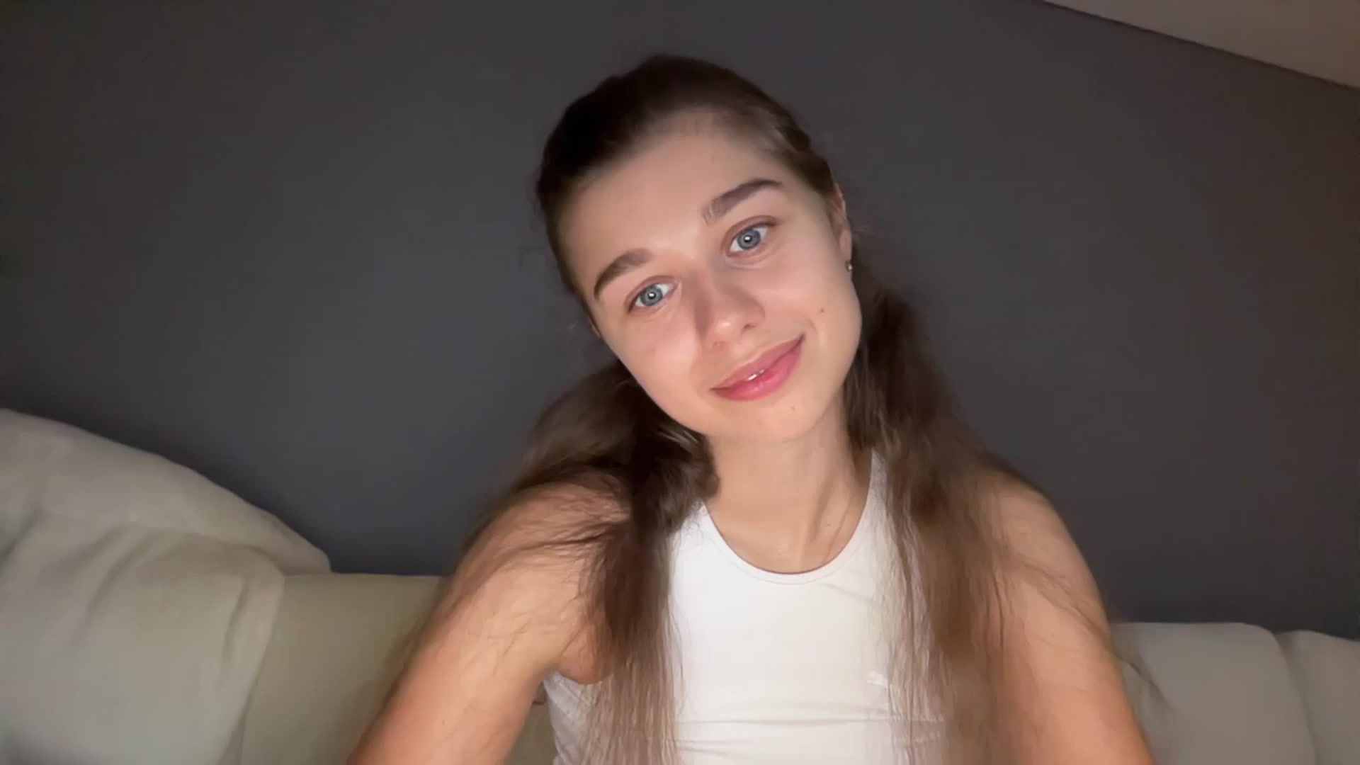Gallery image thumbnail from JewelReigns's myfreecams stream on, 10/28/2025, 21:20 image 10 of 20